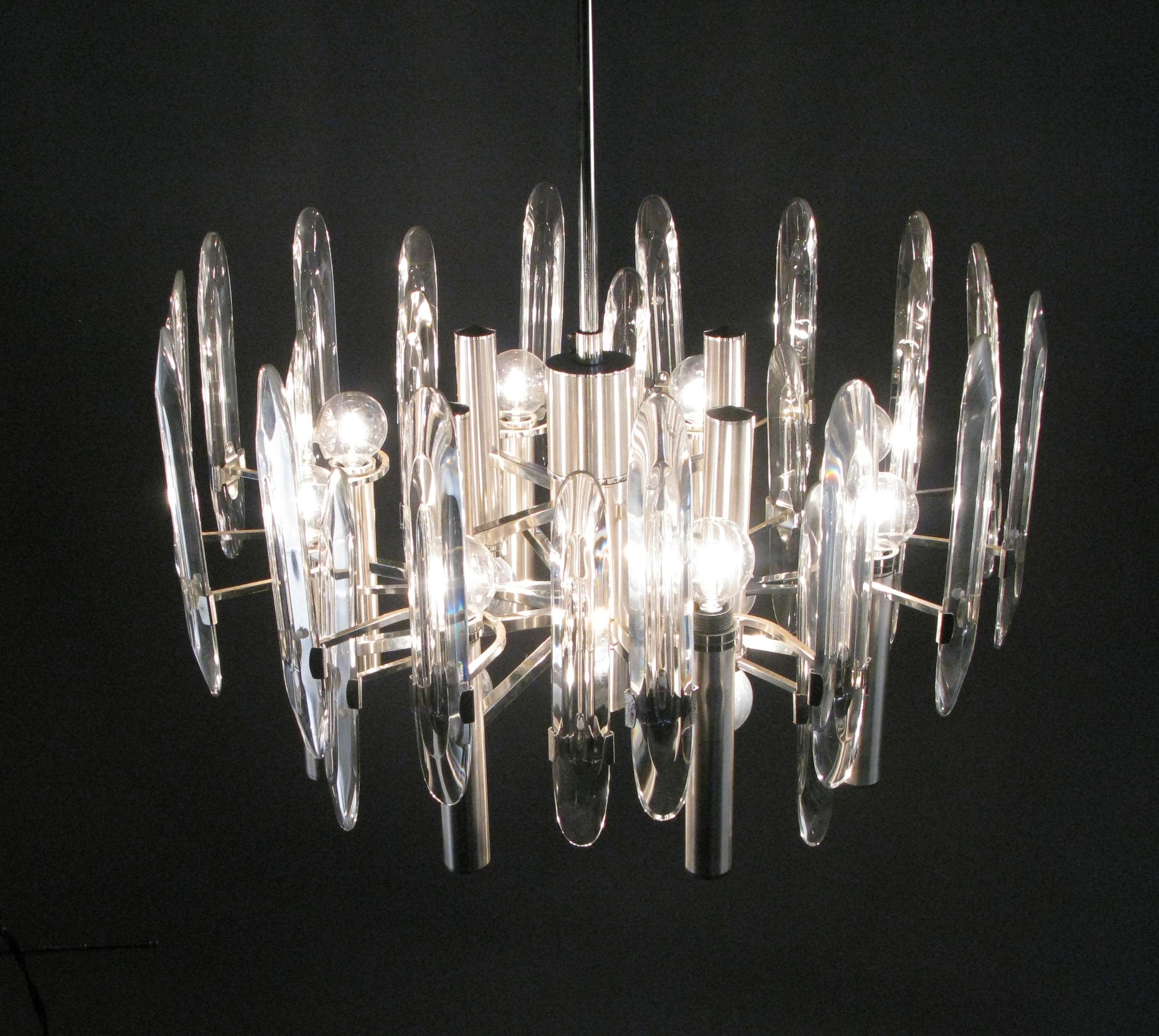 Large Italian Twelve Light Chrome and Glass Chandelier by Sciolari For Sale 1