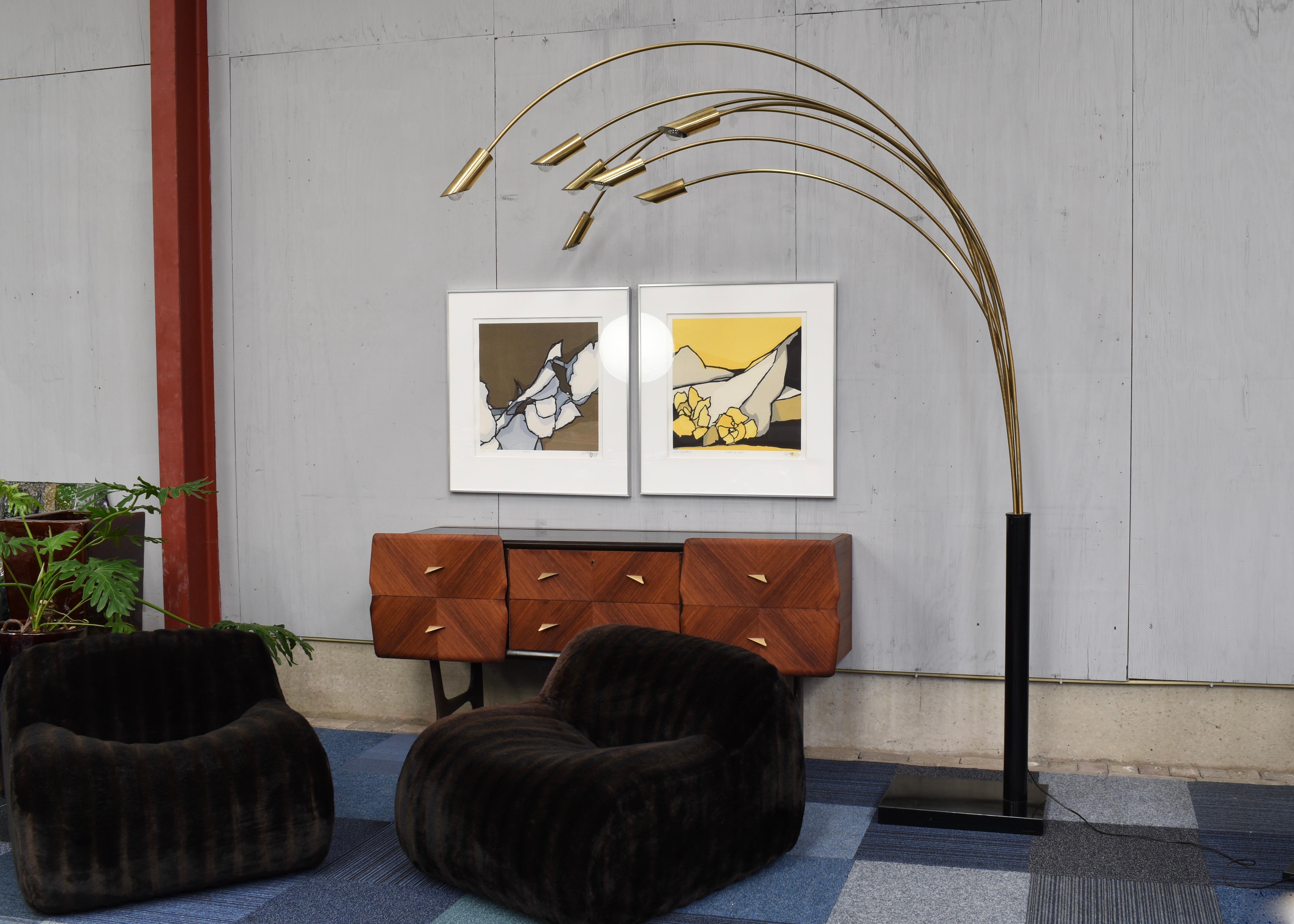 Late 20th Century Large Italian Vintage Arched Floor Lamp in Brass, Italy, circa 1970 For Sale