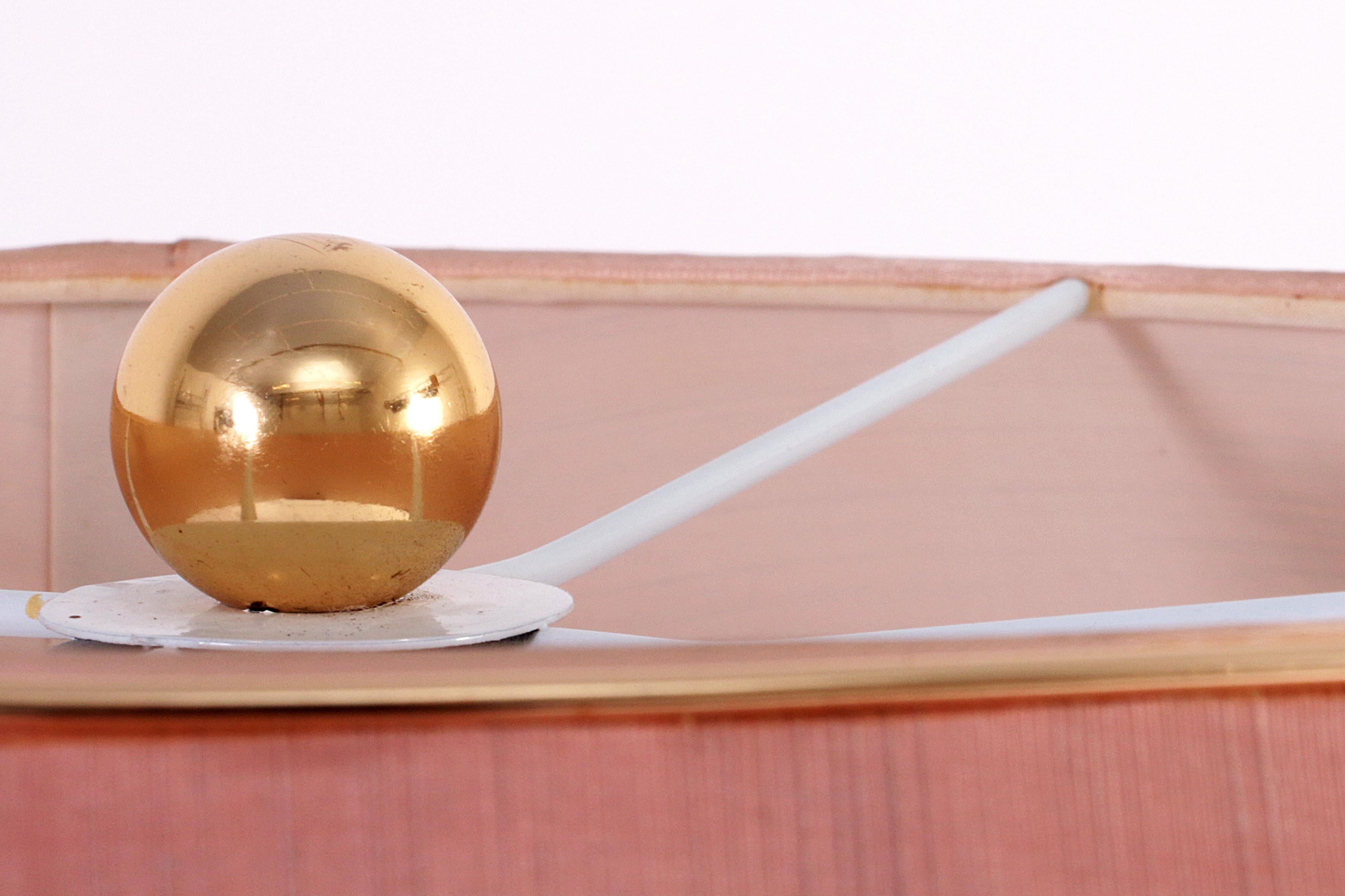 Très grand lampadaire italien en porcelaine avec détails dorés et fabriqué à la main en vente 7