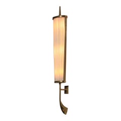 Large Italian wall light from the 1950s in brass with a silk lampshade