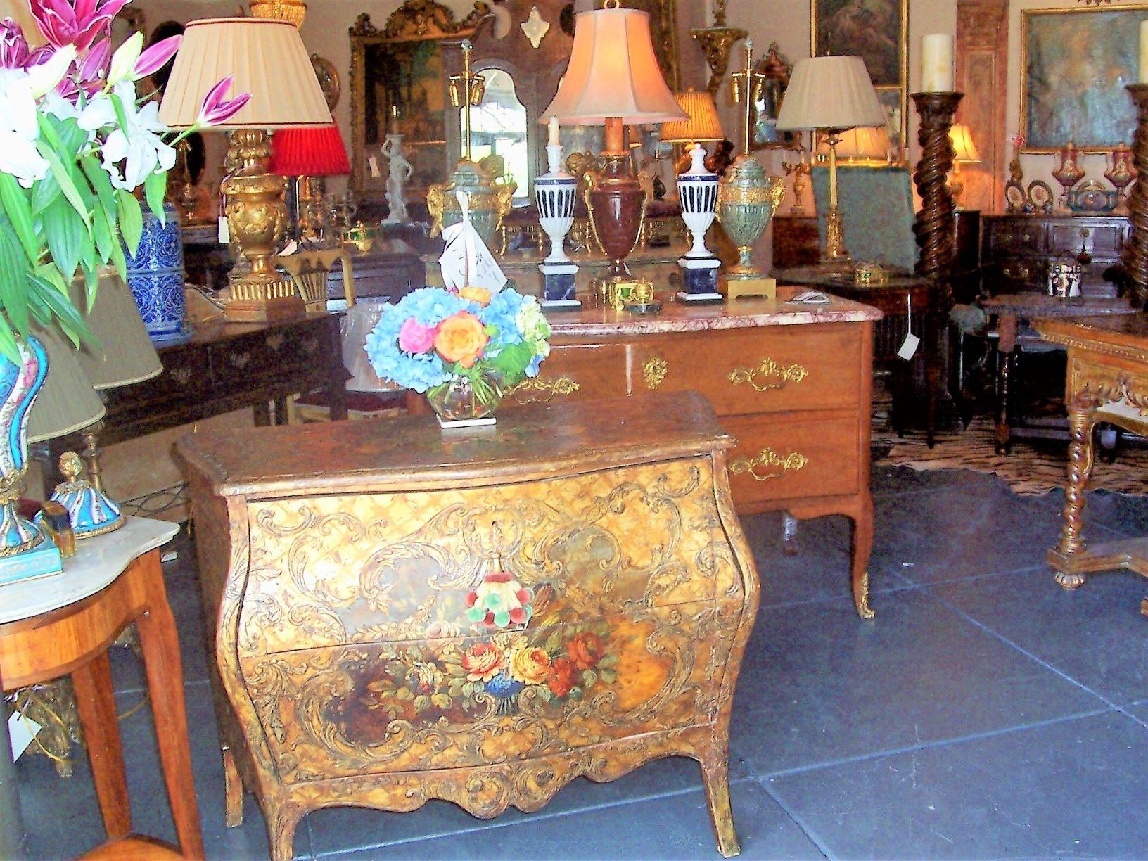 Large Louis  XV Serpentine Shape Period Commode For Sale 3