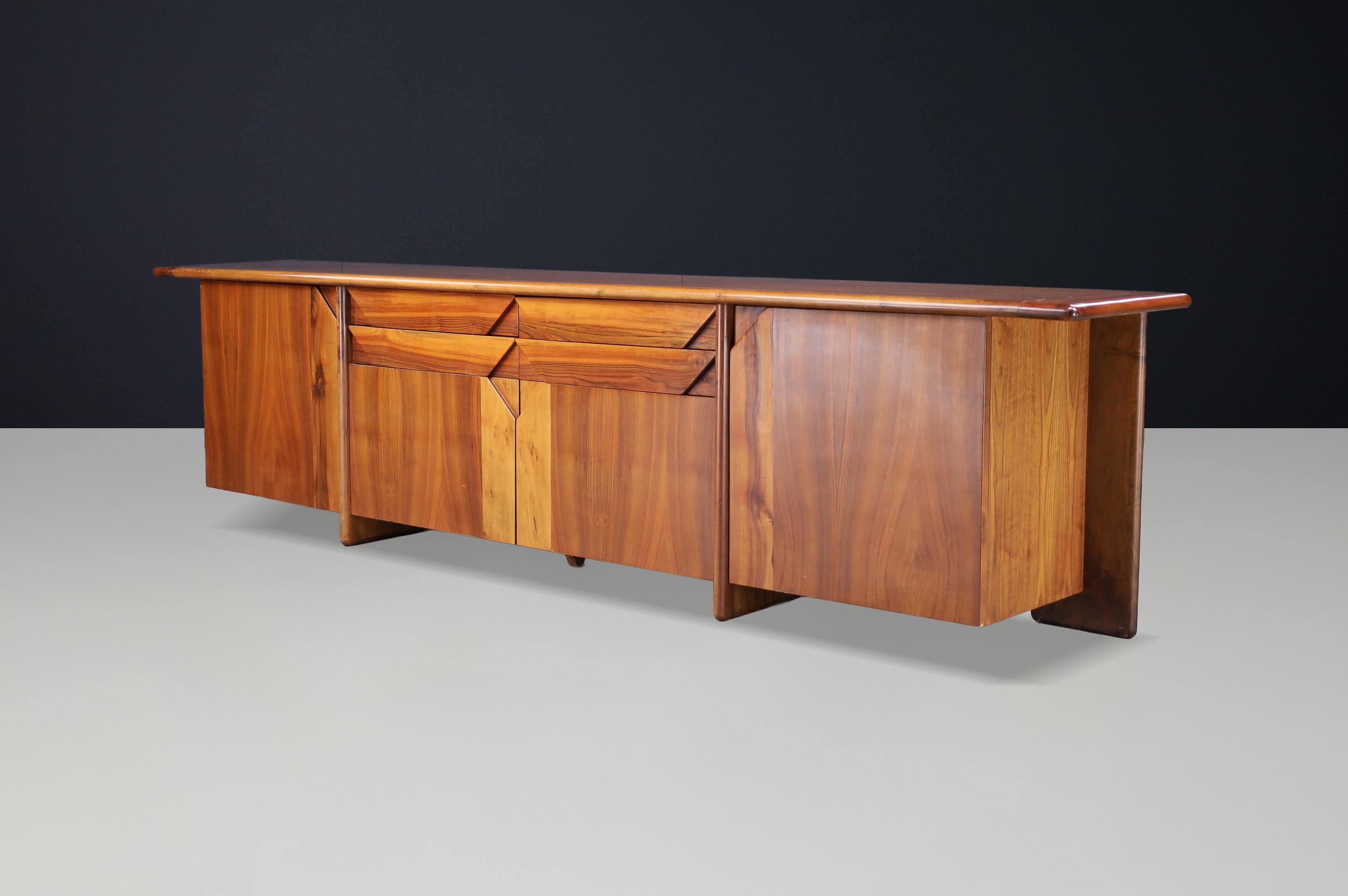Large Italian Walnut Sideboard by Ammannati & Vitelli for Catalano, 1970s For Sale 7