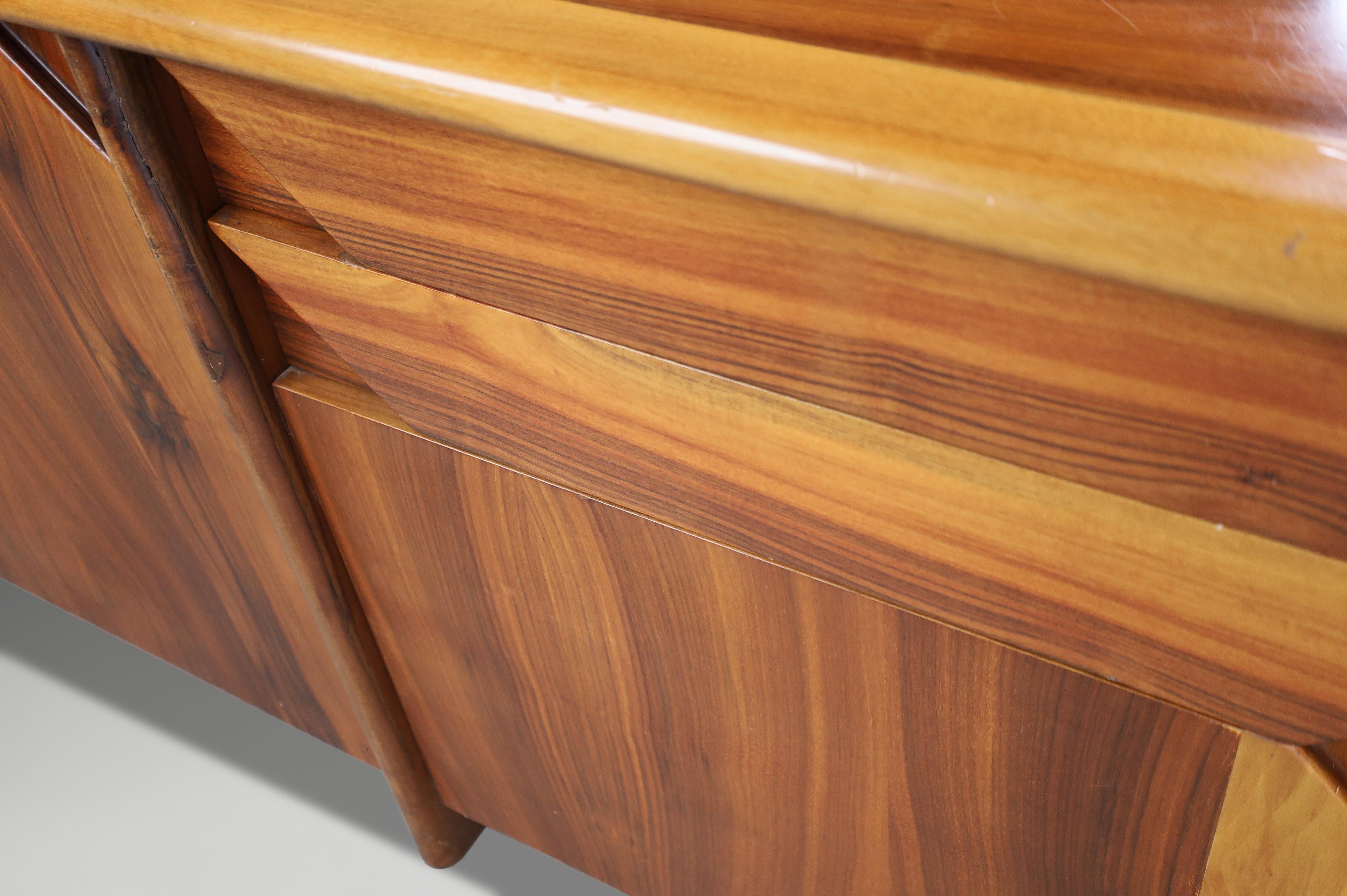 Large Italian Walnut Sideboard by Ammannati & Vitelli for Catalano, 1970s For Sale 8