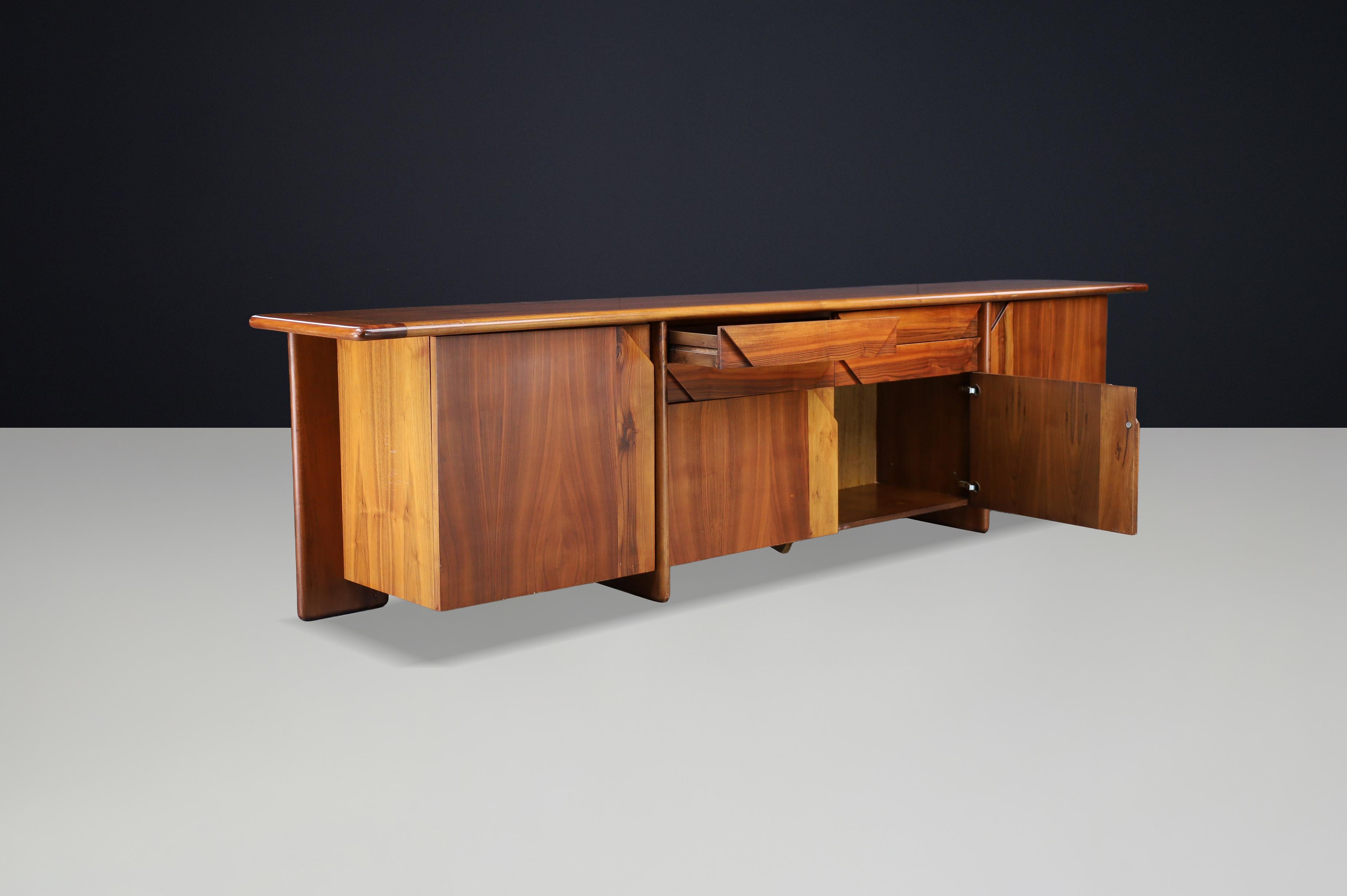 Large Italian Walnut Sideboard by Ammannati & Vitelli for Catalano, 1970s For Sale 2