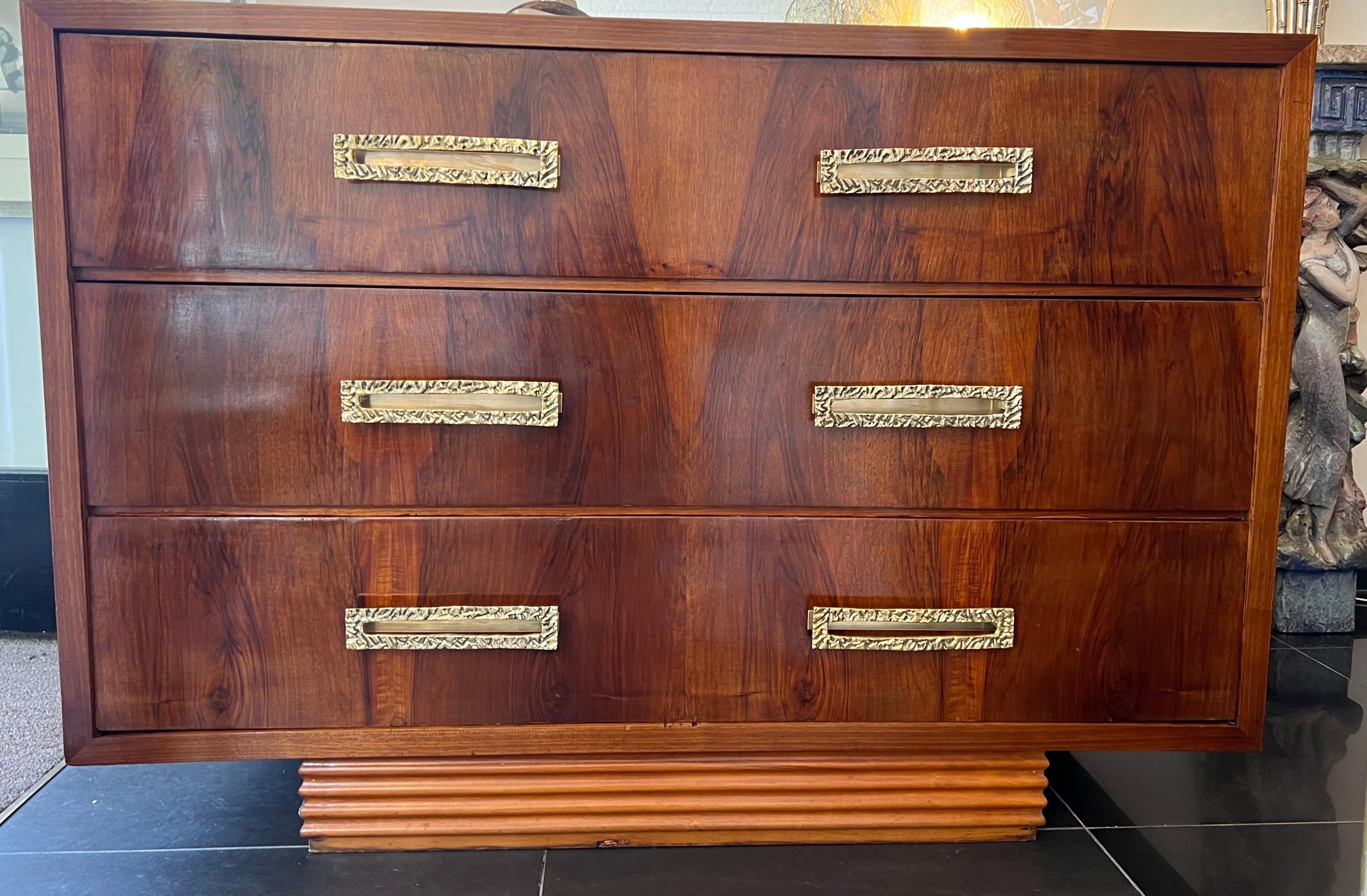 Large Italian Walnut Three Drawers Commode with Brass Handles In Good Condition In London, GB