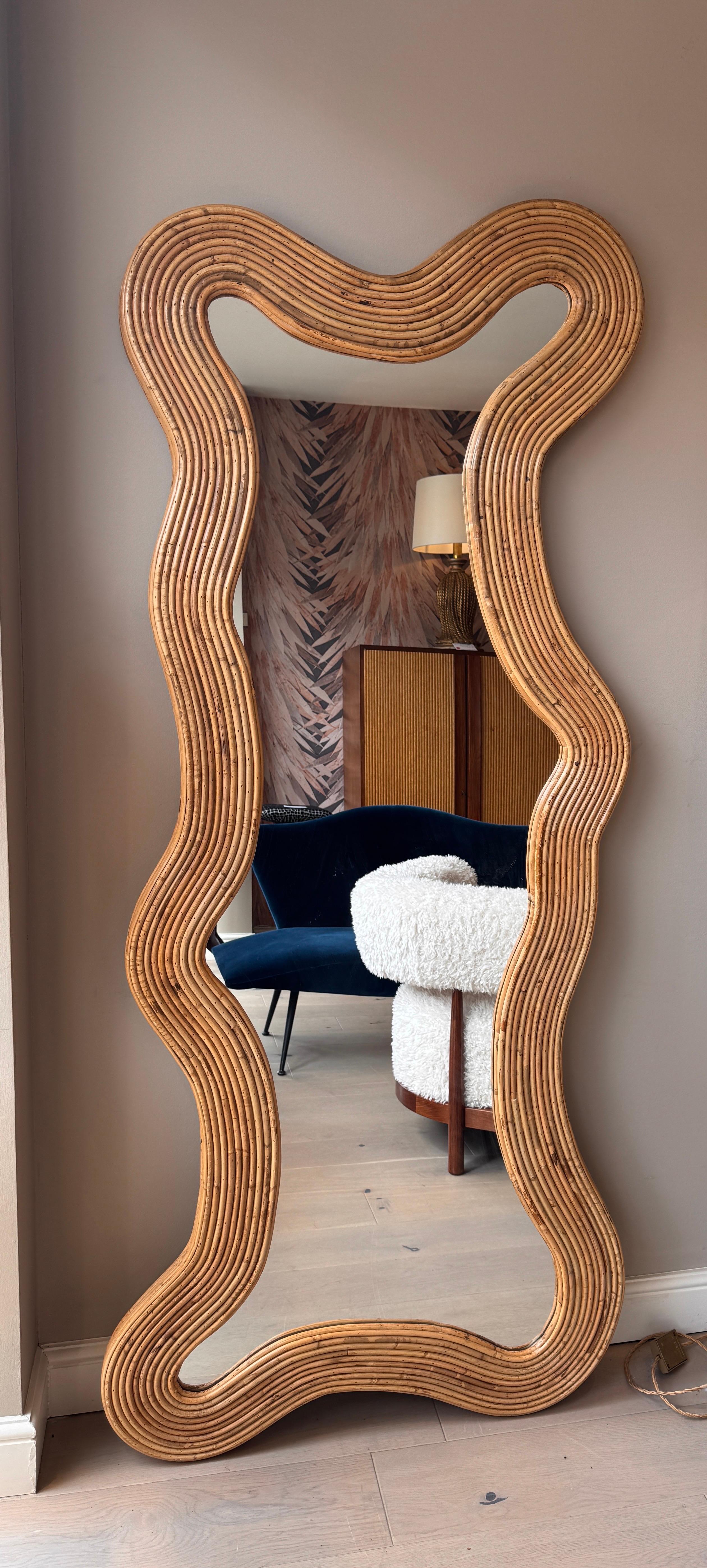 Grand miroir italien en bambou ondulé Bon état - En vente à London, GB