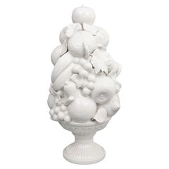 Grand centre de table Topiaire de fruits en Creamware blanc de Chine italien