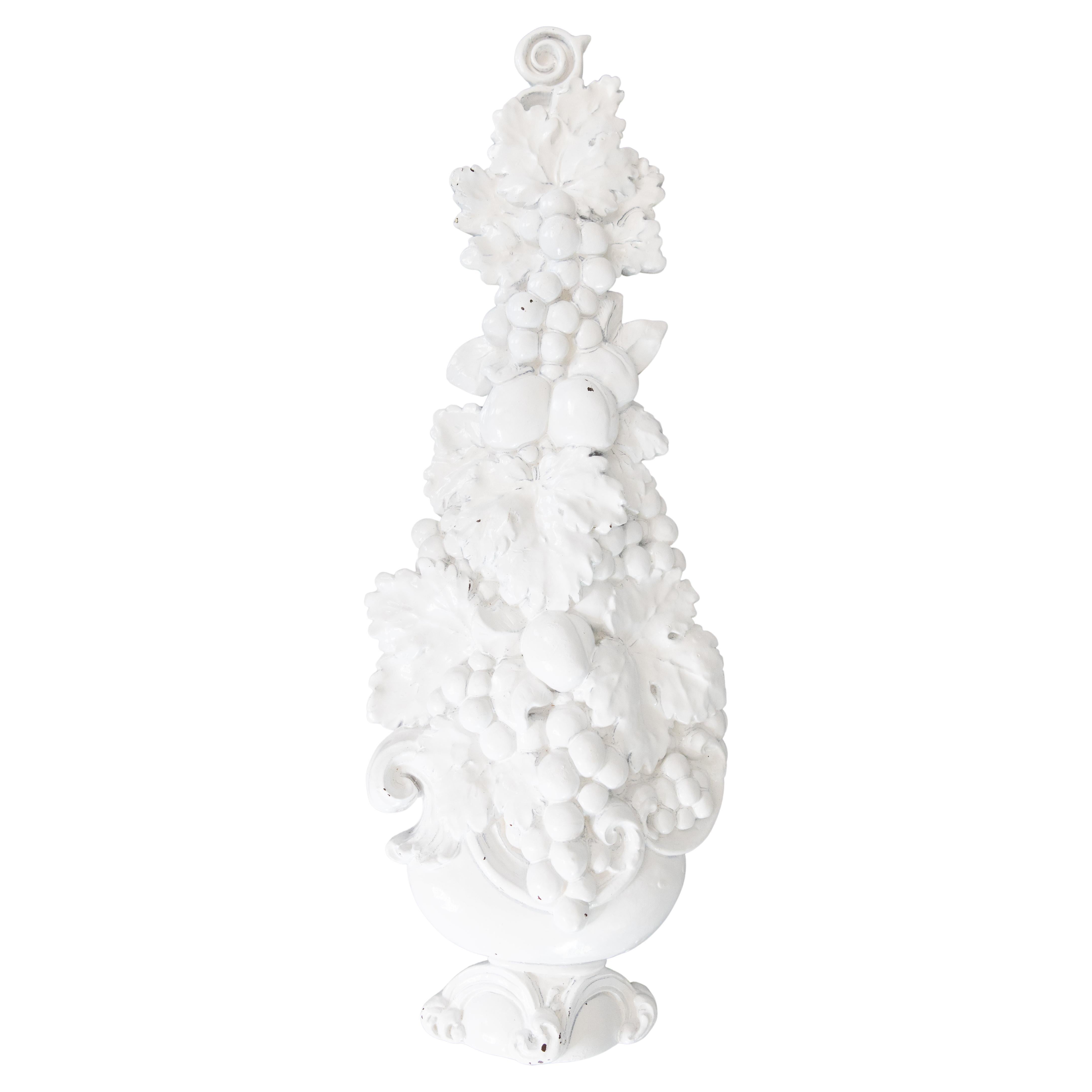 Grande applique di frutta bianca Blanc De Chine della metà del XX secolo
