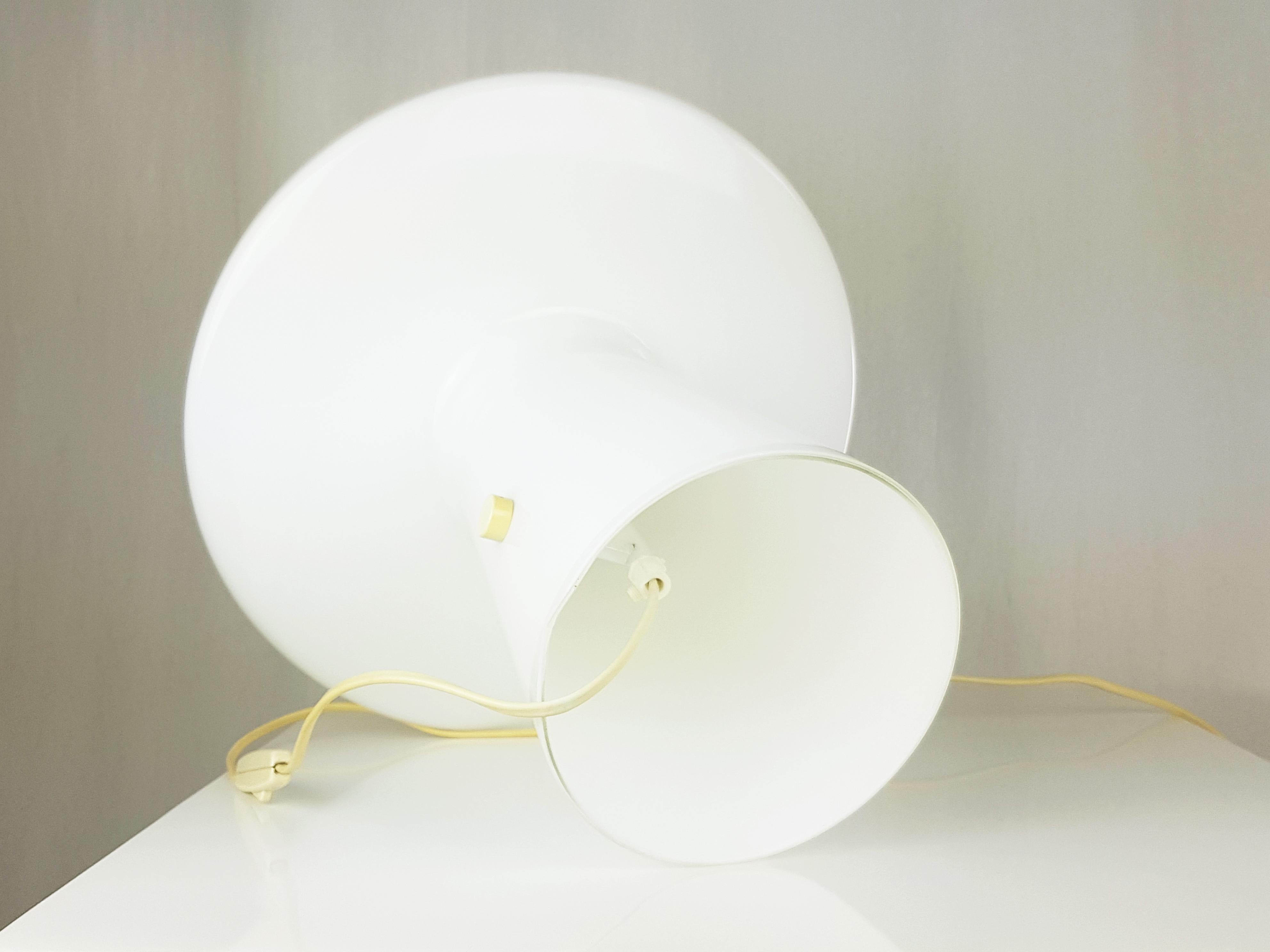 Große italienische Tischlampe aus weißem und klarem Muranoglas „Mushroom“ (Ende des 20. Jahrhunderts) im Angebot