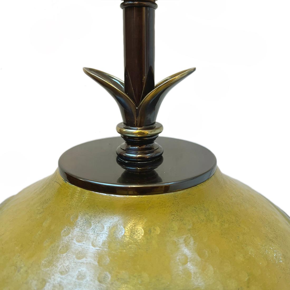 Lampe italienne en porcelaine jaune et verte datant des années 1960.

Mesures :
Hauteur du corps : 18