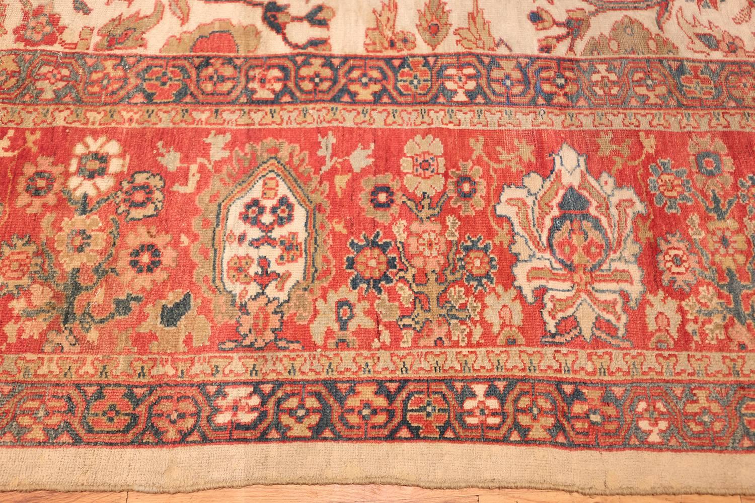 Large Ivory Antique Persian Sultanabad Rug. Size: 12 ft x 17 ft 10 in  In Good Condition In New York, NY