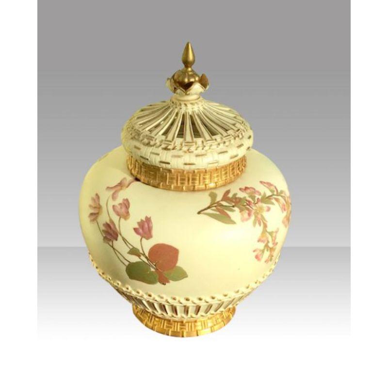 19th Century Large Ivory Antique Royal Worcester Pot Pourri with Crown Cover