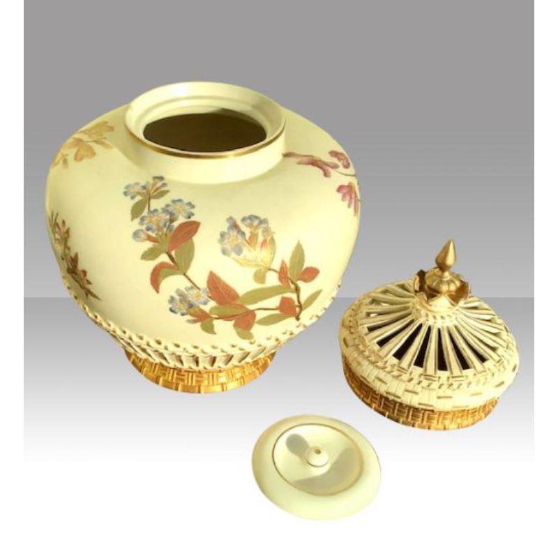 Ceramic Large Ivory Antique Royal Worcester Pot Pourri with Crown Cover