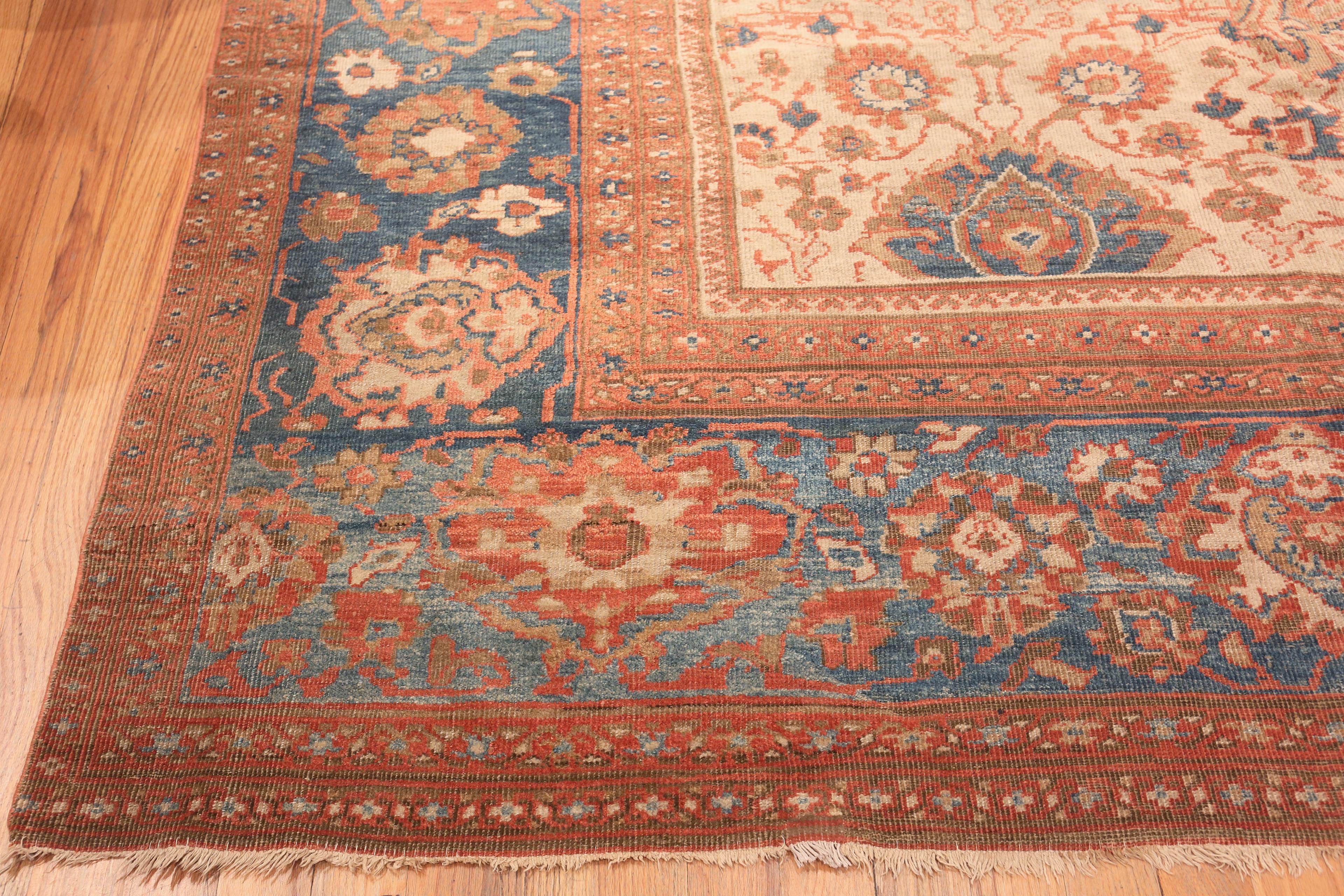 Antique Persian Sultanabad Rug. 13 ft 4 in  x 18 ft 9 in For Sale 1