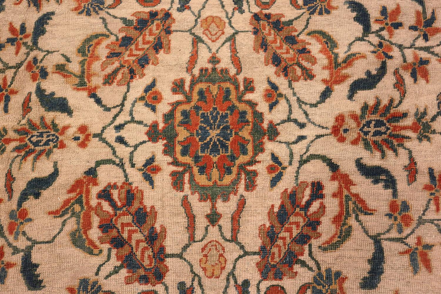 Antique Persian Sultanabad Rug. Size: 10 ft x 17 ft In Good Condition For Sale In New York, NY