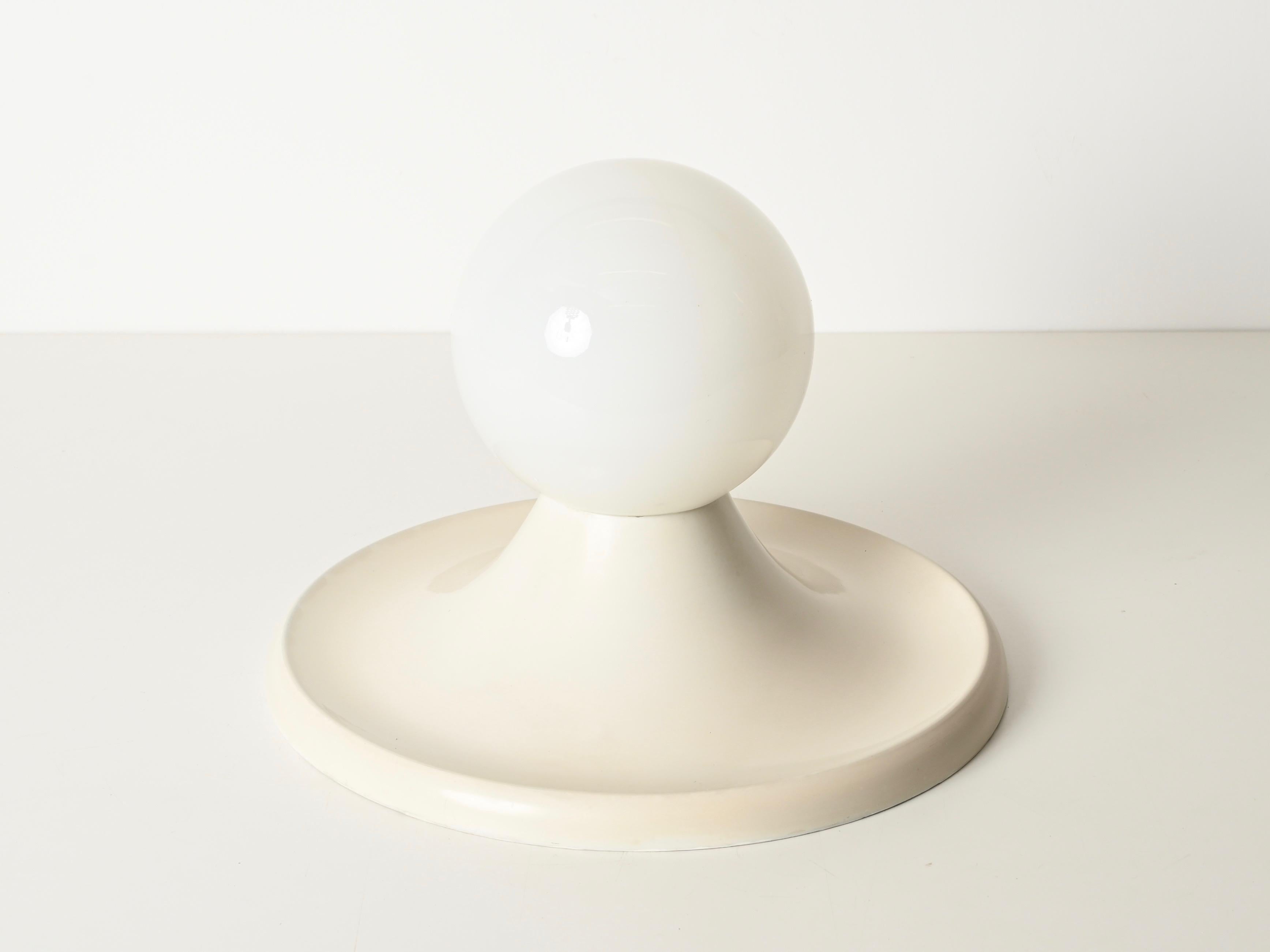 Große elfenbeinfarbene Wand- oder Deckenleuchten mit Licht von Castiglioni für Flos, Italien 1960 im Angebot 3