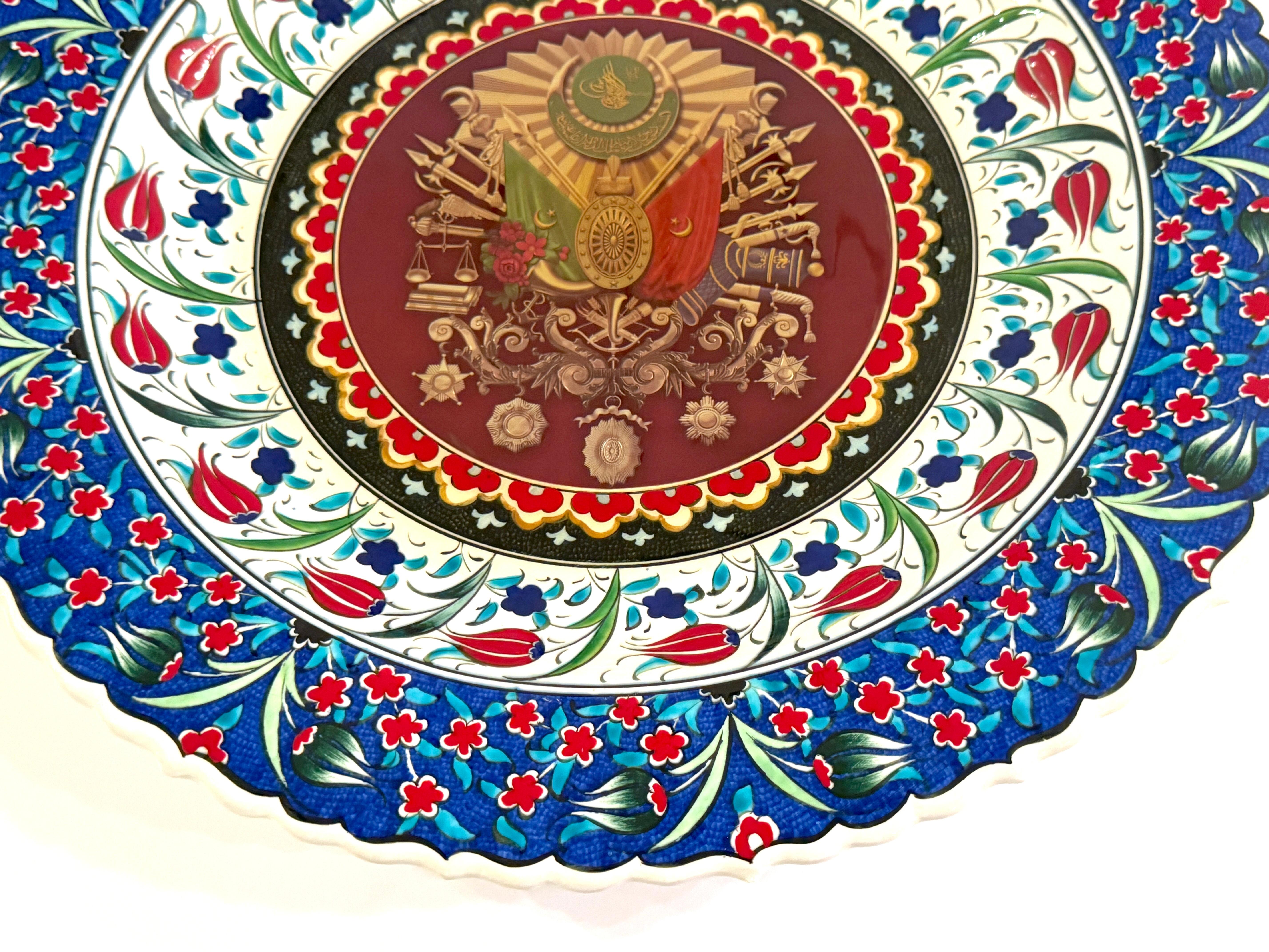 Gran escudo de armas de Iznik de 