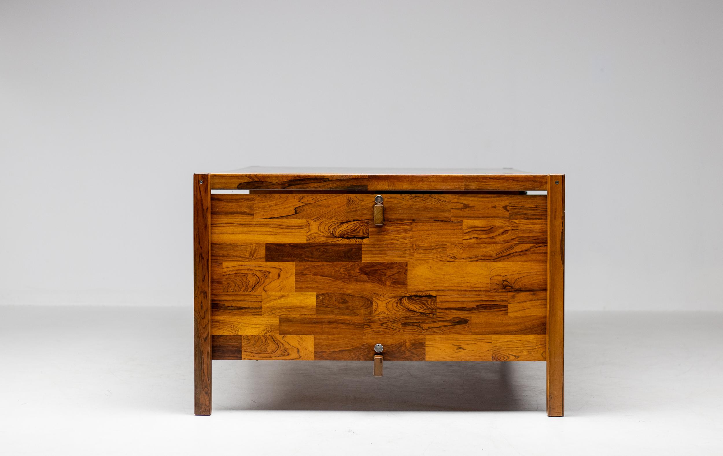 Großer Jacaranda-Schreibtisch von Jorge Zalszupin von L'Atelier San Paulo, 1960 im Angebot 5