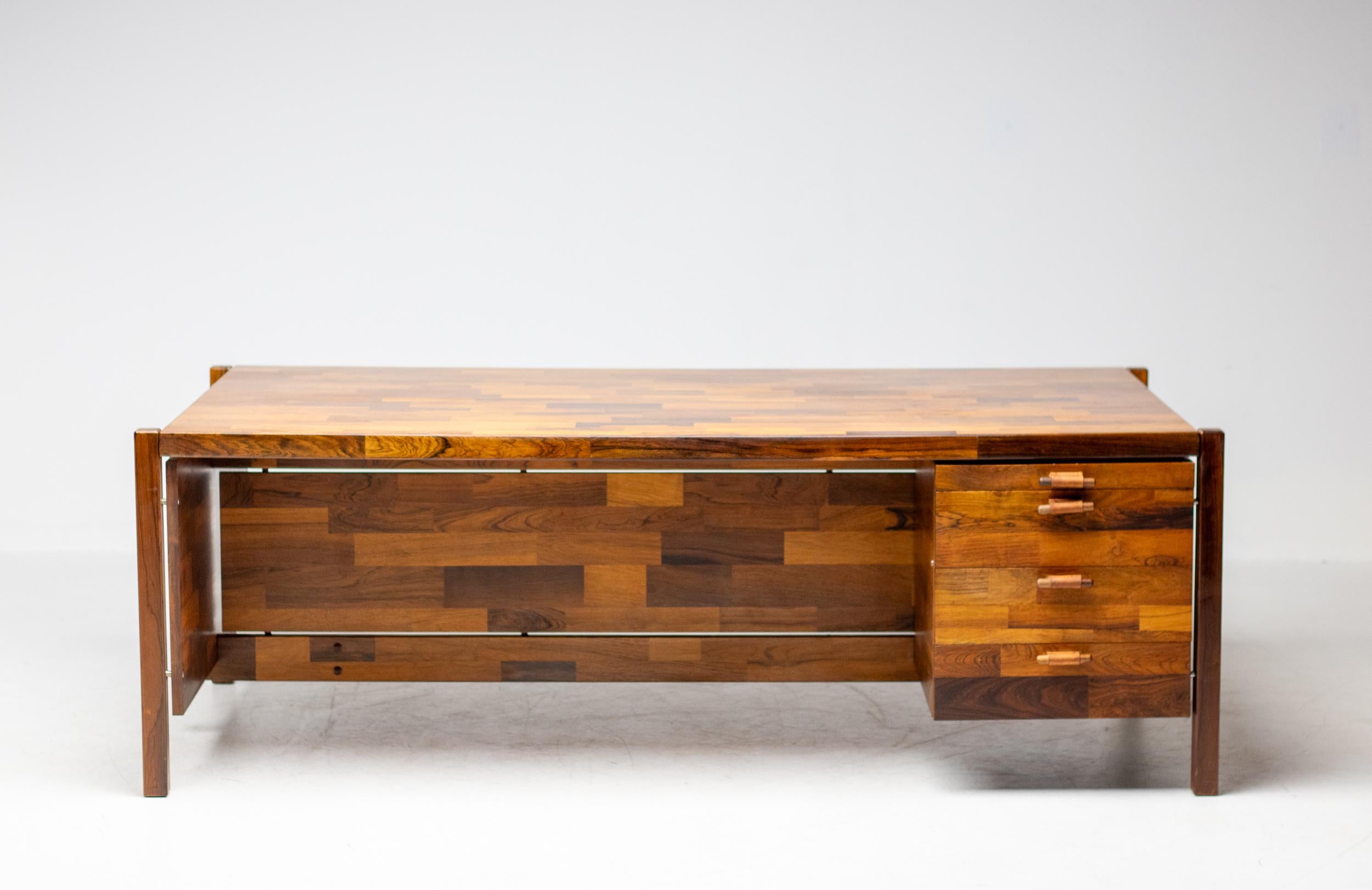 Großer Chefschreibtisch aus Jacaranda von Jorge Zalszupin von L'Atelier San Paulo, 1960 im Angebot 13