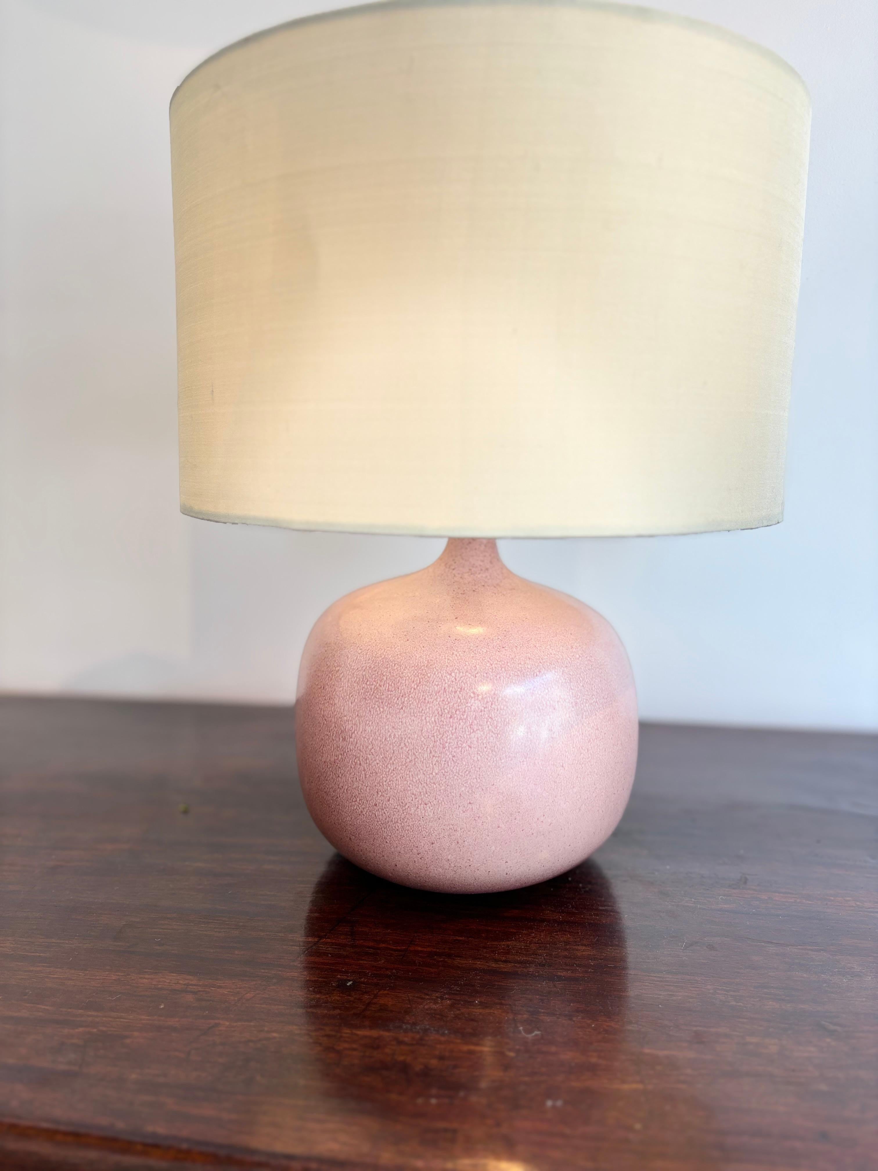 Großer Lampentisch von Jacques und Dani Ruelland (Moderne der Mitte des Jahrhunderts) im Angebot