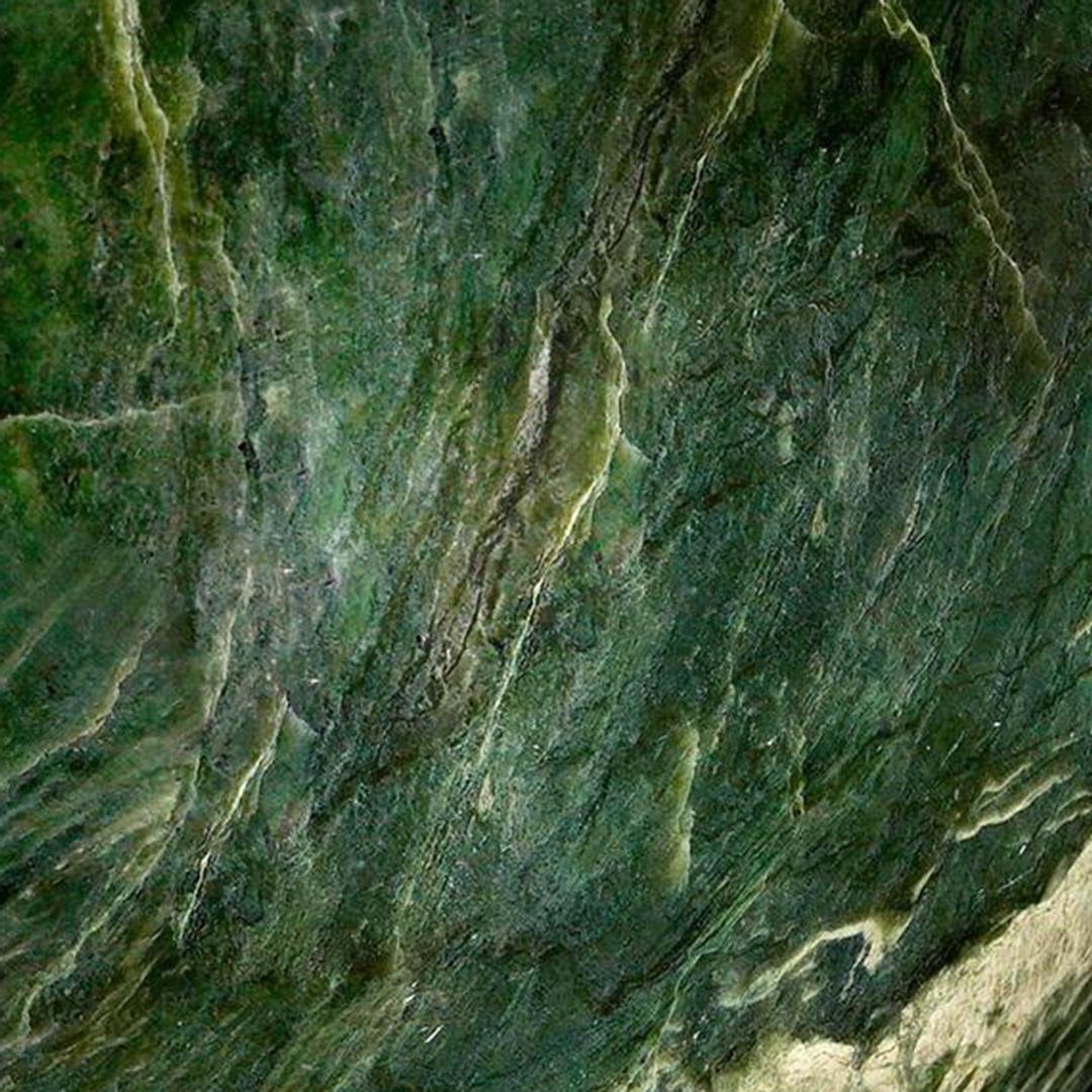 XXI secolo e contemporaneo Sfera di giada lucidata a mano - 65 Lb. in vendita