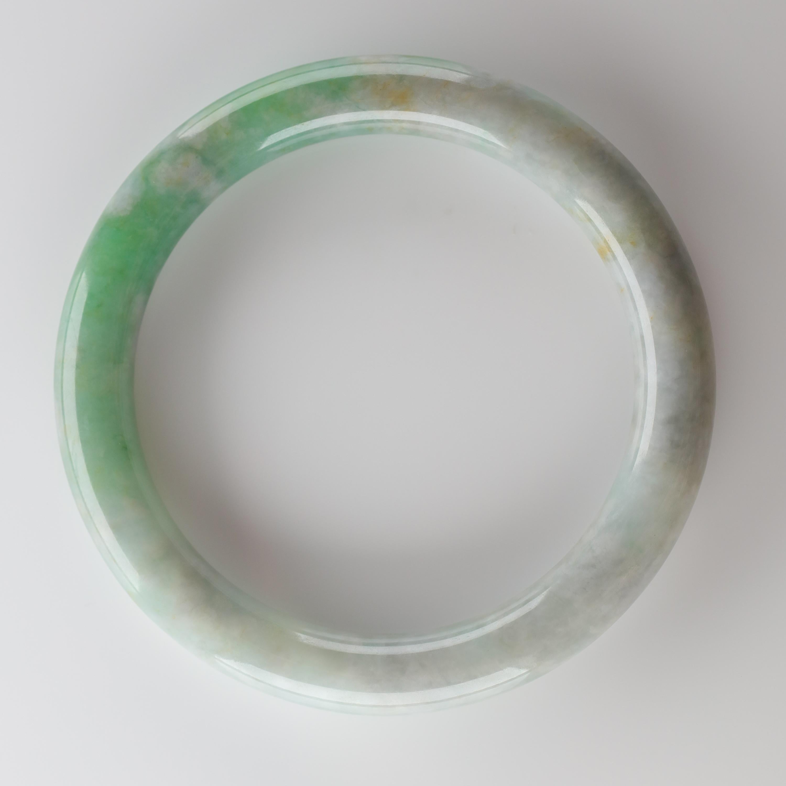 Large Jadeite Jade Bangle Certified Untreated In Excellent Condition In Southbury, CT