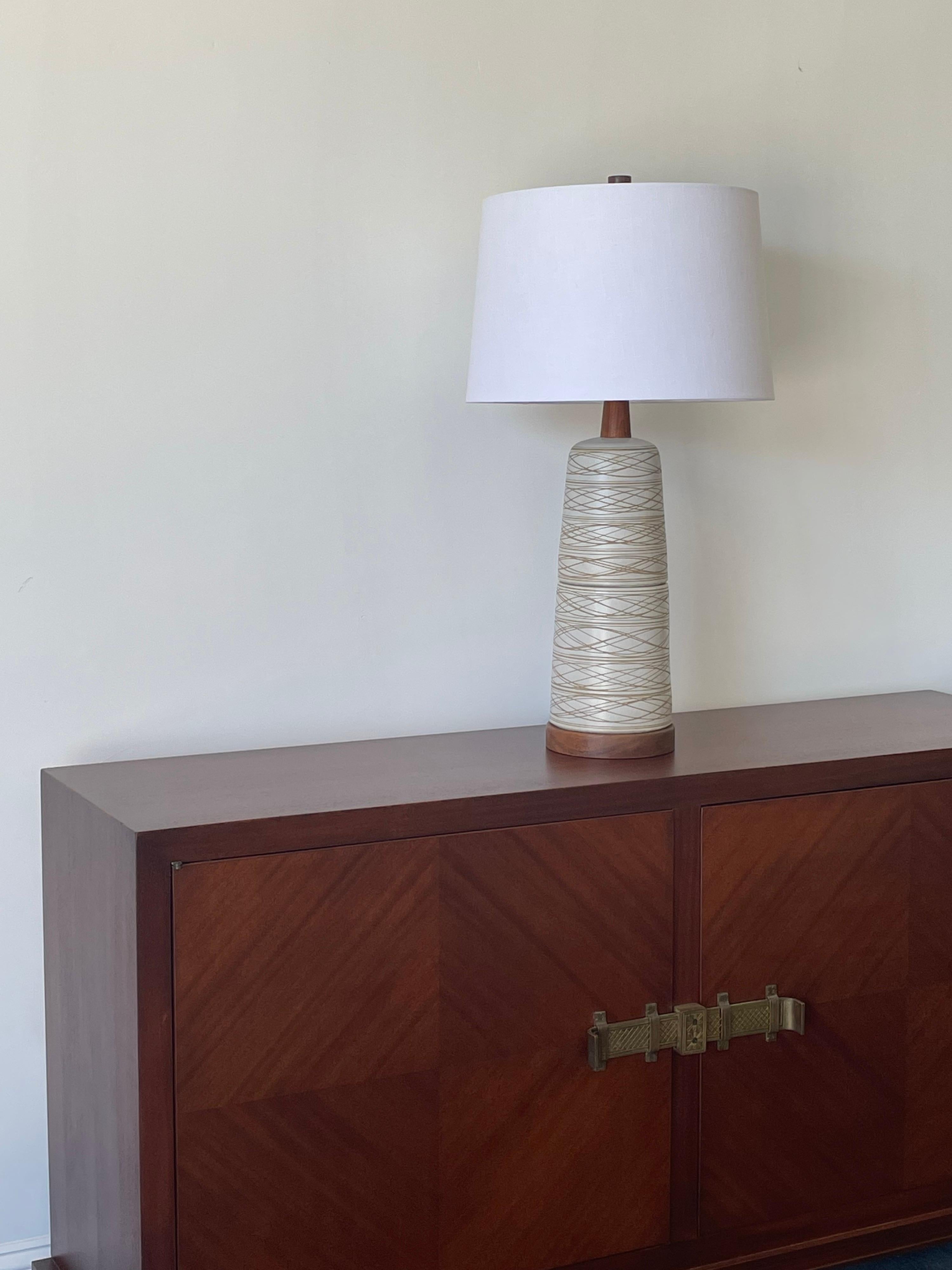 Large Jane and Gordon Martz Ceramic Table Lamp In Good Condition In St.Petersburg, FL