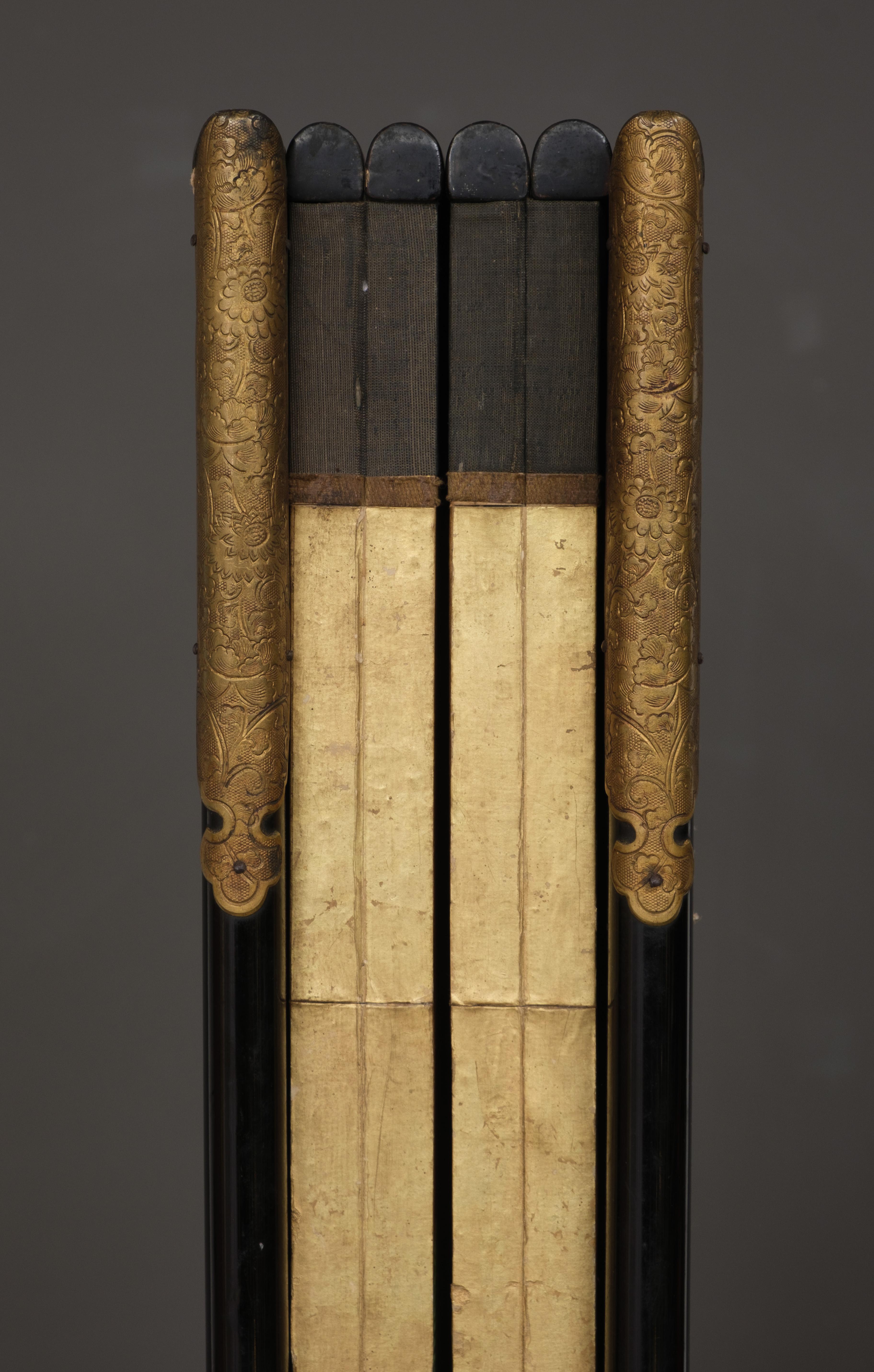 Large Japanese 6-panel byôbu 屏風 (folding screen) with Edo genre painting For Sale 13