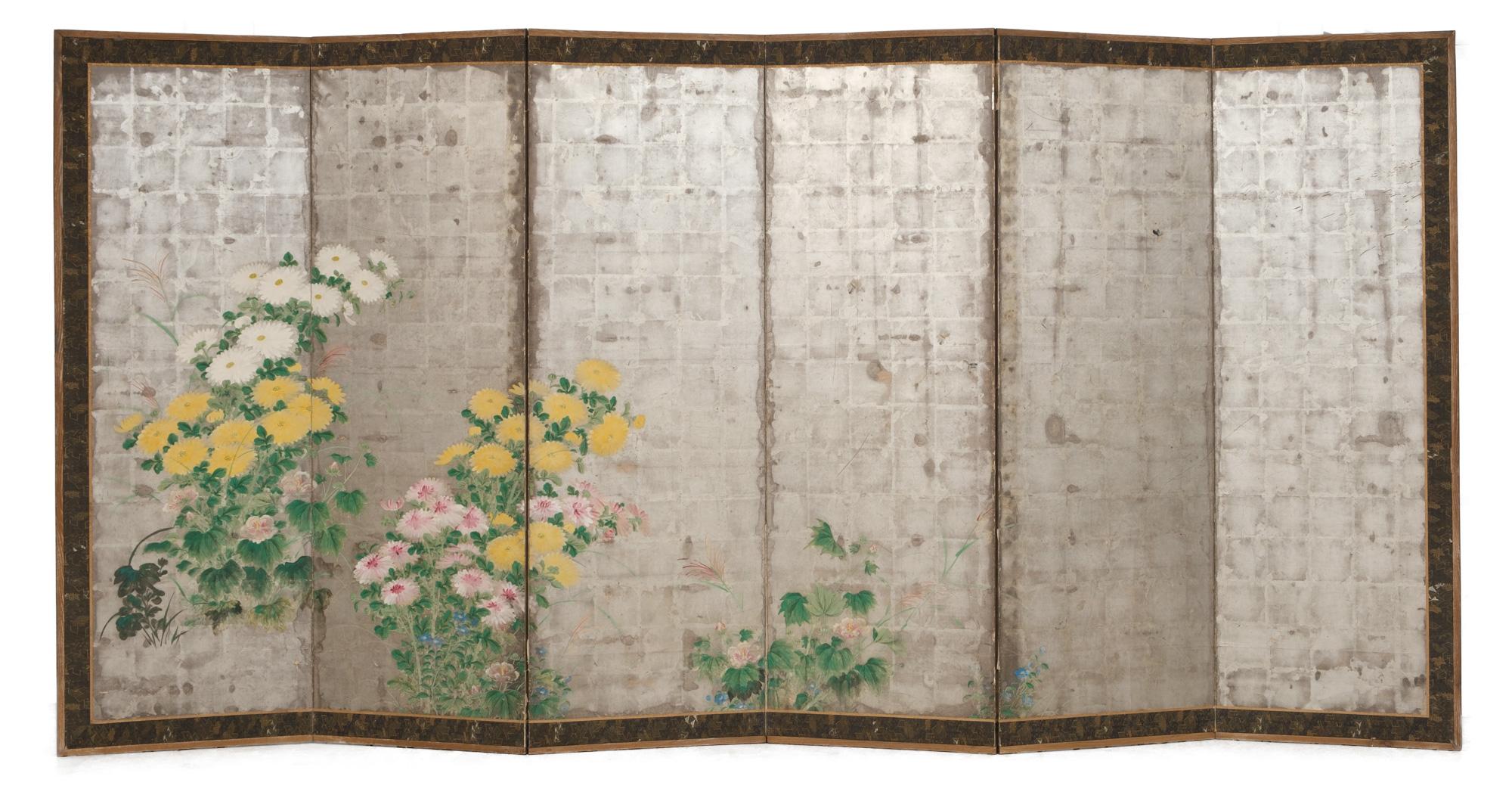 A beautiful large six-panel byôbu (room divider) with a refined Rinpa-style painting of different types of chrysanthemums 菊 (kiku) with some pampas grasses 薄 (susuki) sticking out. The chrysanthemums are in nice shades of pink, yellow and white.