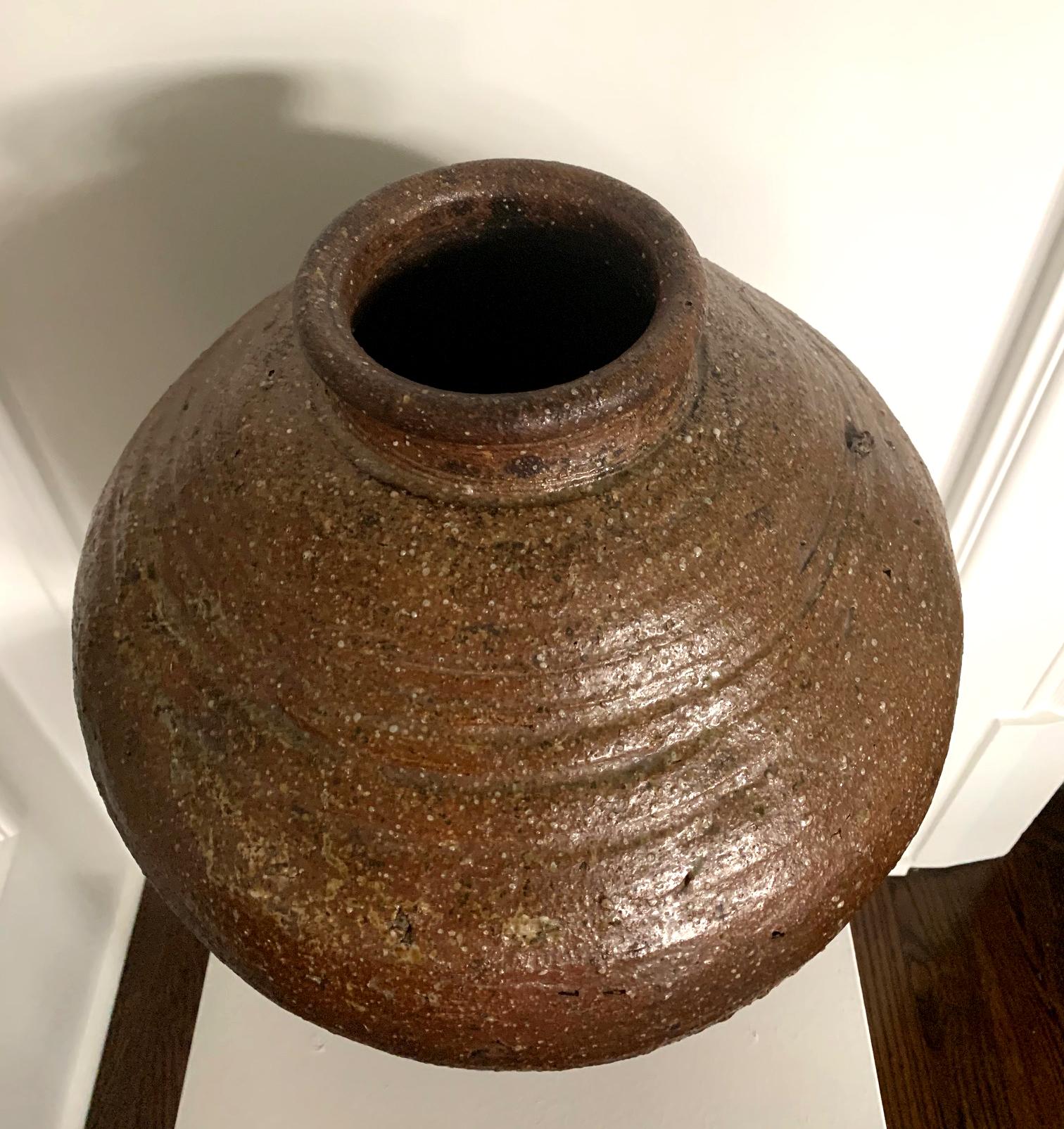 Fino al XVIII secolo Grande vaso giapponese antico Shigaraki Tsubo in vendita