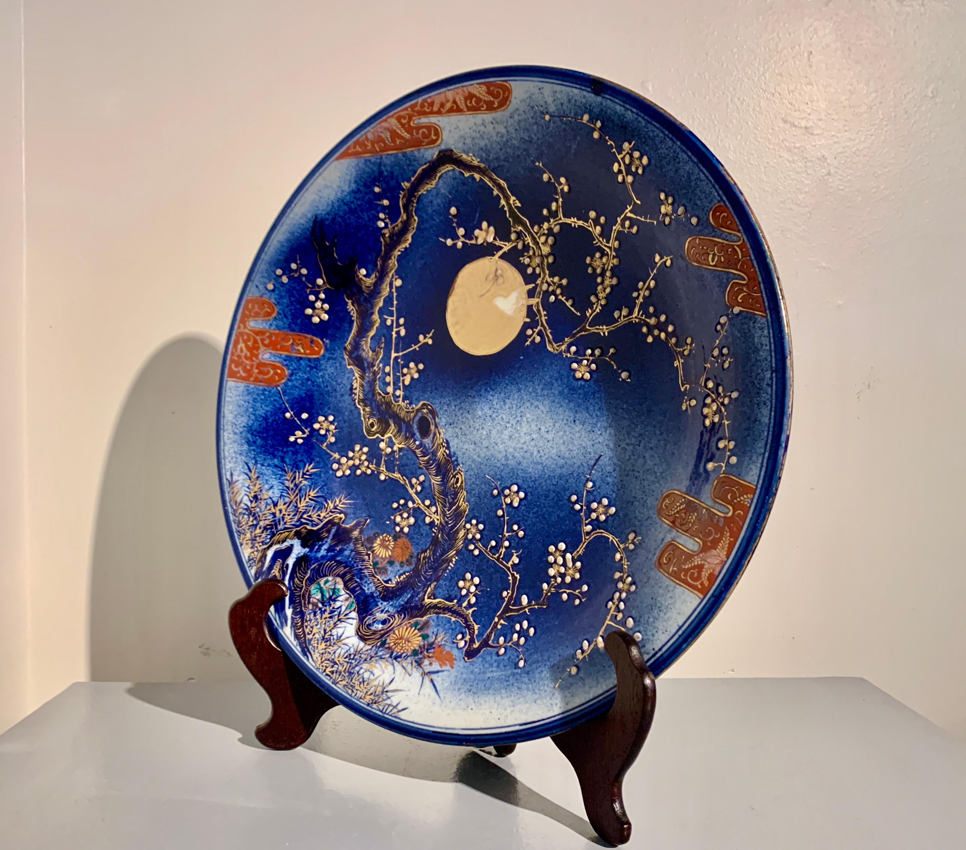 Large Japanese Art Nouveau Imari Charger, Taisho Period, circa 1915, Japan In Good Condition In Austin, TX