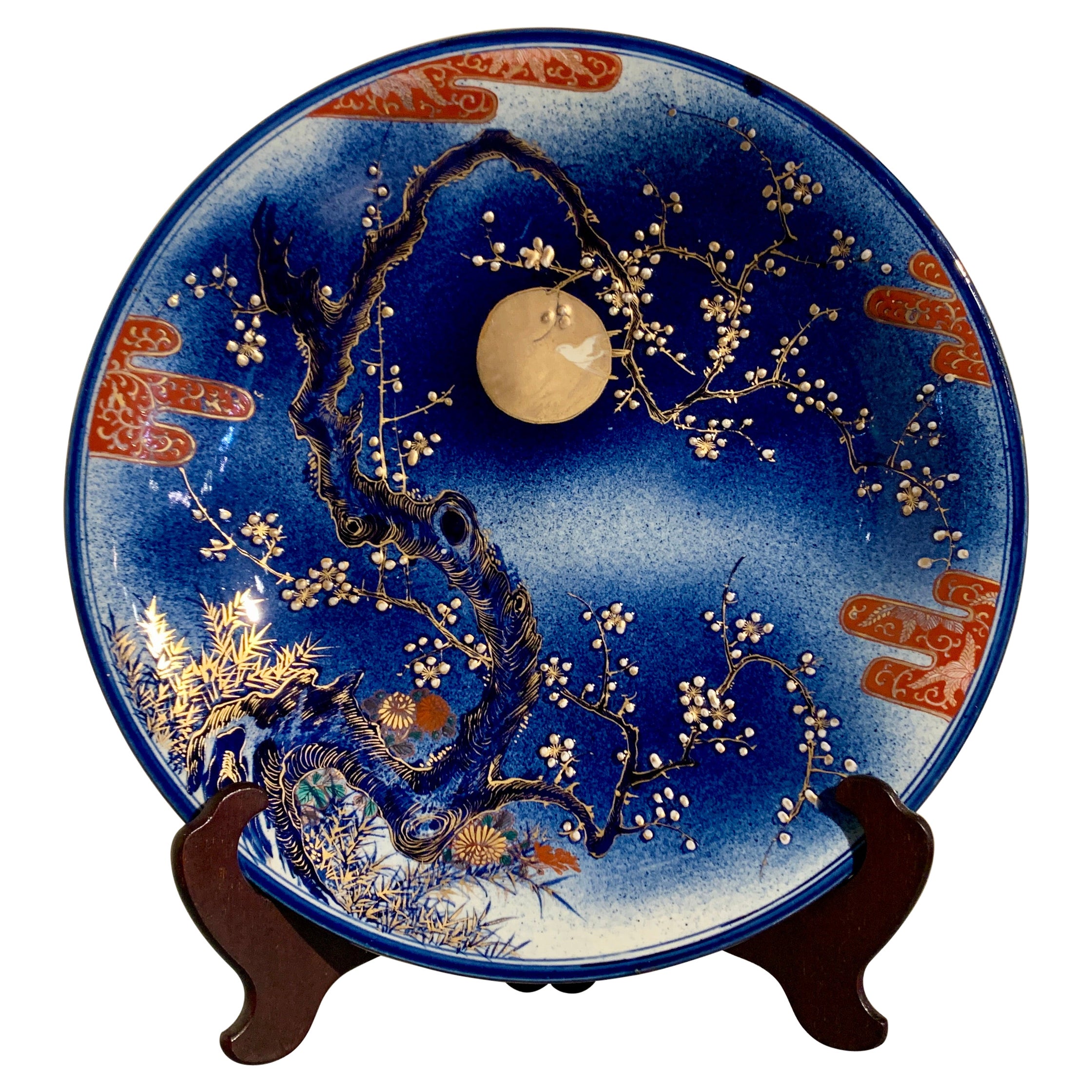 Large Japanese Art Nouveau Imari Charger, Taisho Period, circa 1915, Japan