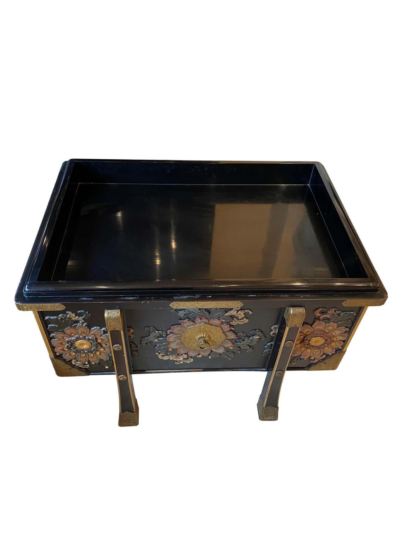 Large Japanese Black Lacquered Storage Chest, 19th Century For Sale 11