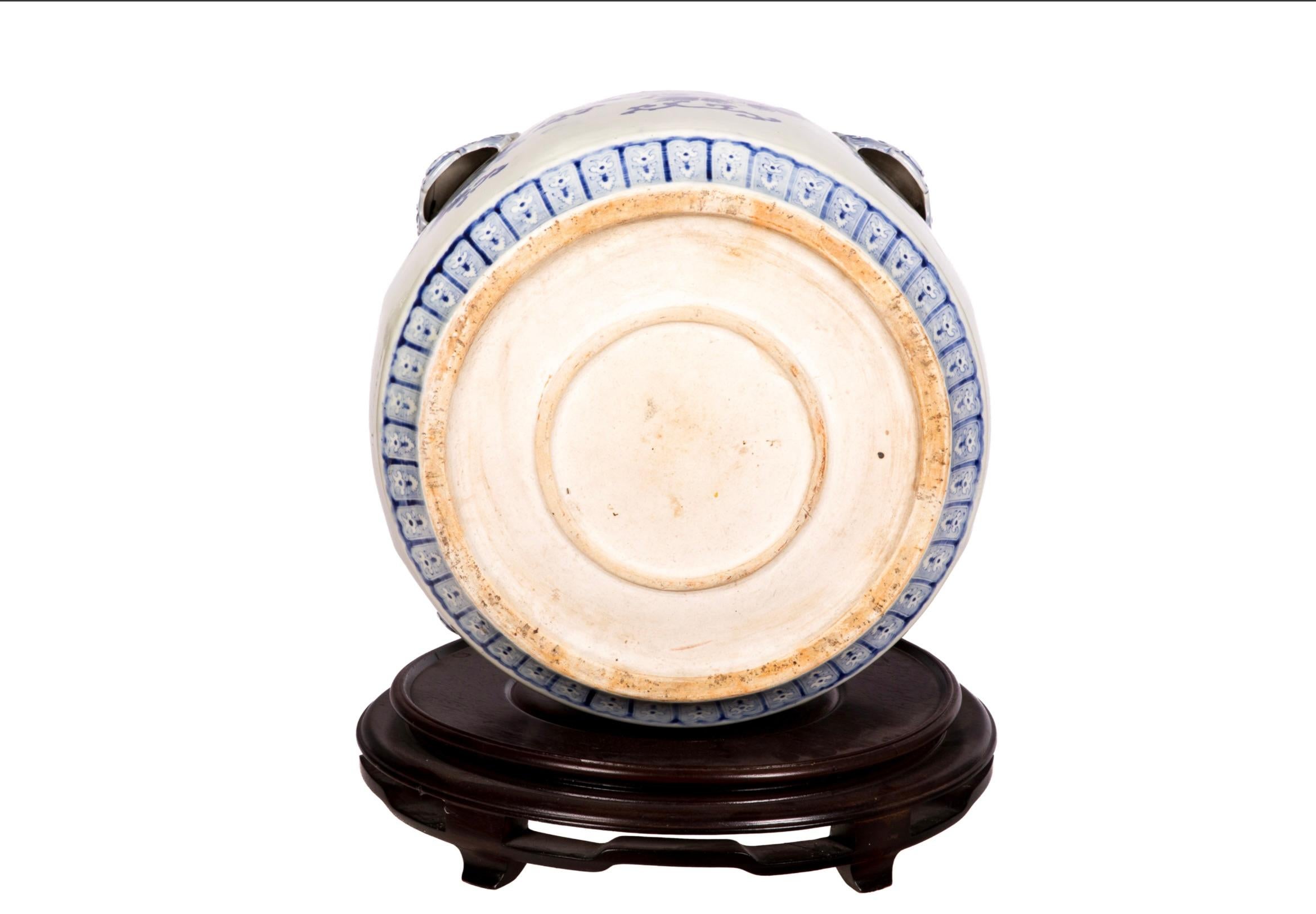 Céramique Grande jardinière japonaise Imari bleu et blanc, XIXe siècle en vente