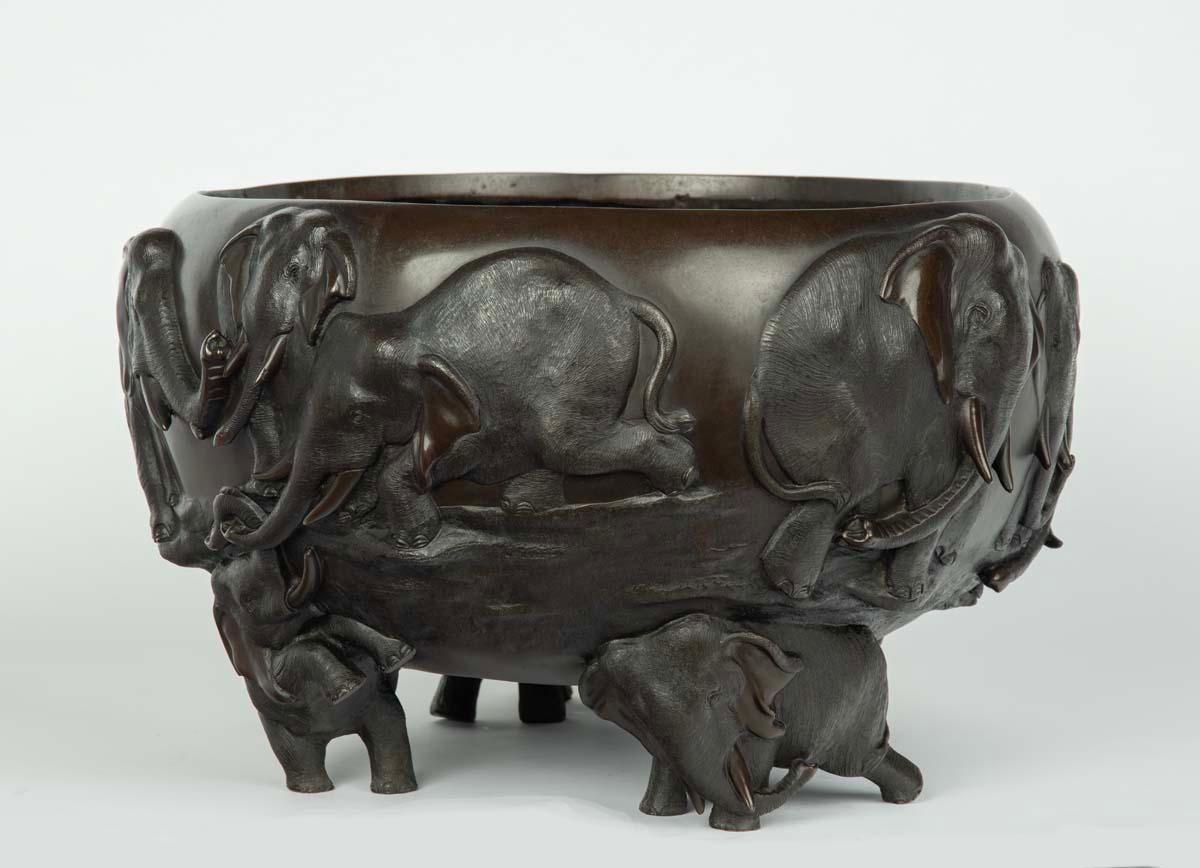 Meiji Large Japanese Bronze Elephant Jardiniere - Genryusai Seiya For Sale