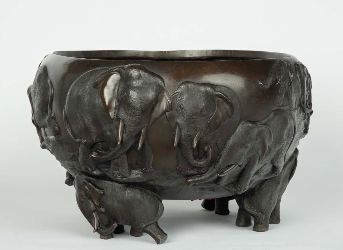 Large Japanese Bronze Elephant Jardiniere - Genryusai Seiya For Sale 1