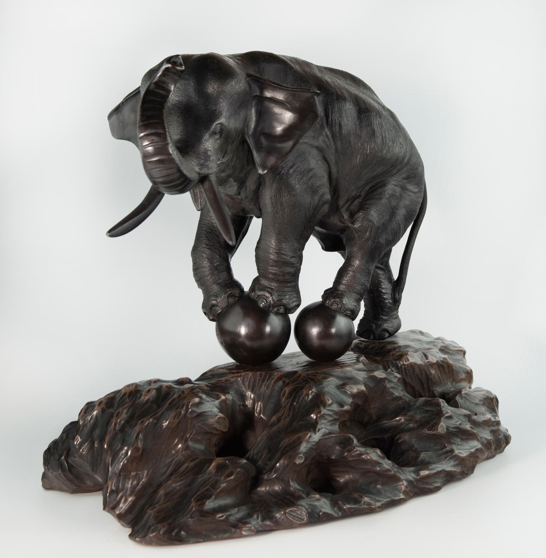 Meiji Grand Okimono japonais en bronze représentant un éléphant - Genryusai Seiya   en vente