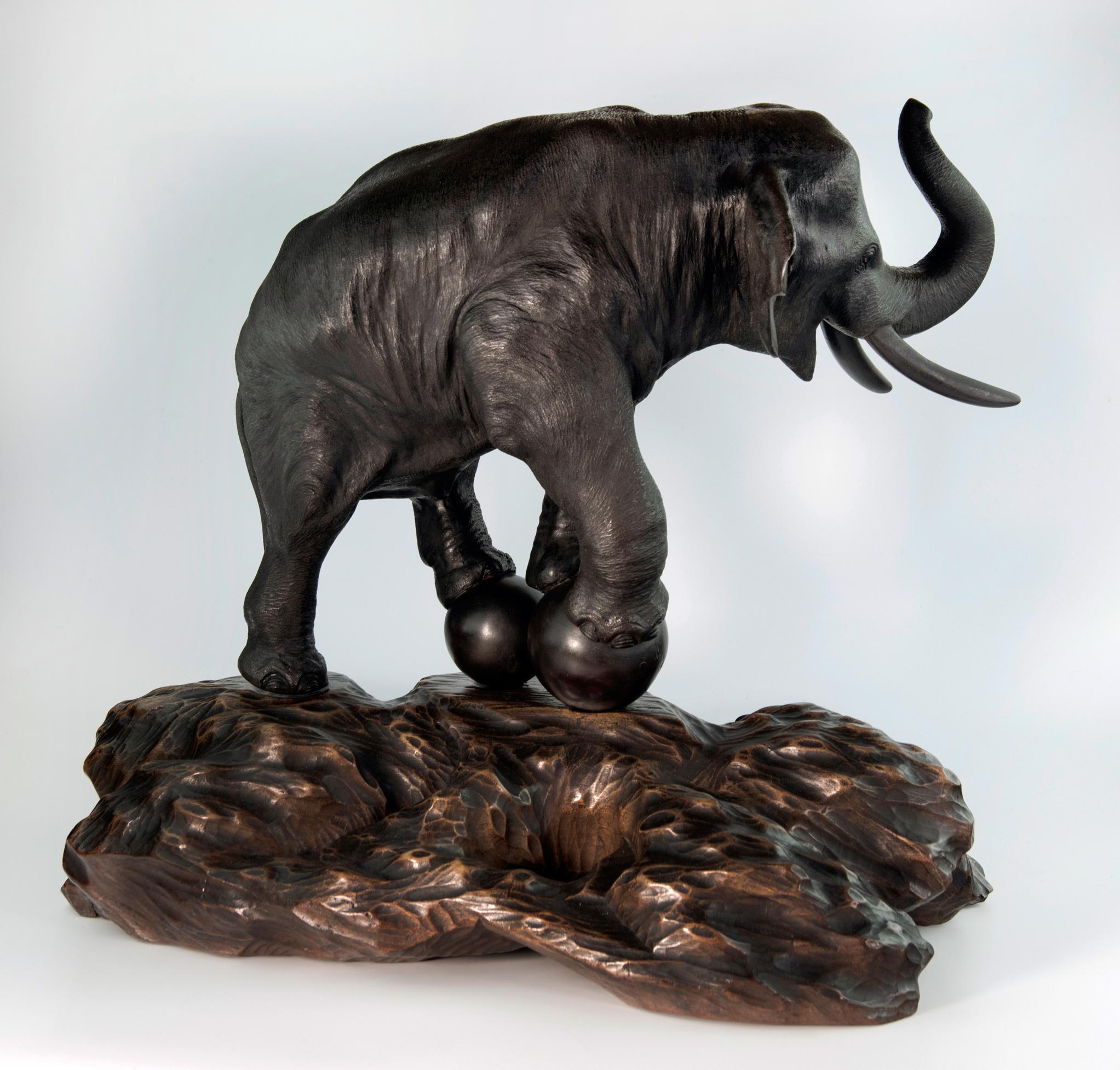 XIXe siècle Grand Okimono japonais en bronze représentant un éléphant - Genryusai Seiya   en vente
