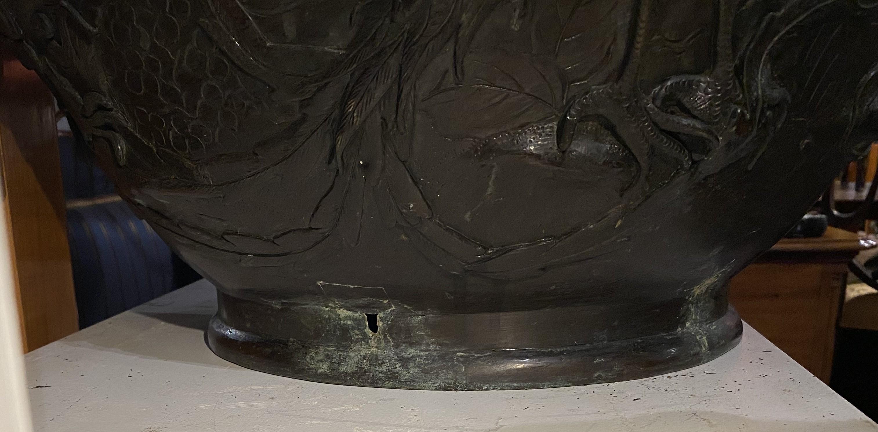 Large Japanese Bronze Jardiniere with Bird Decoration For Sale 5