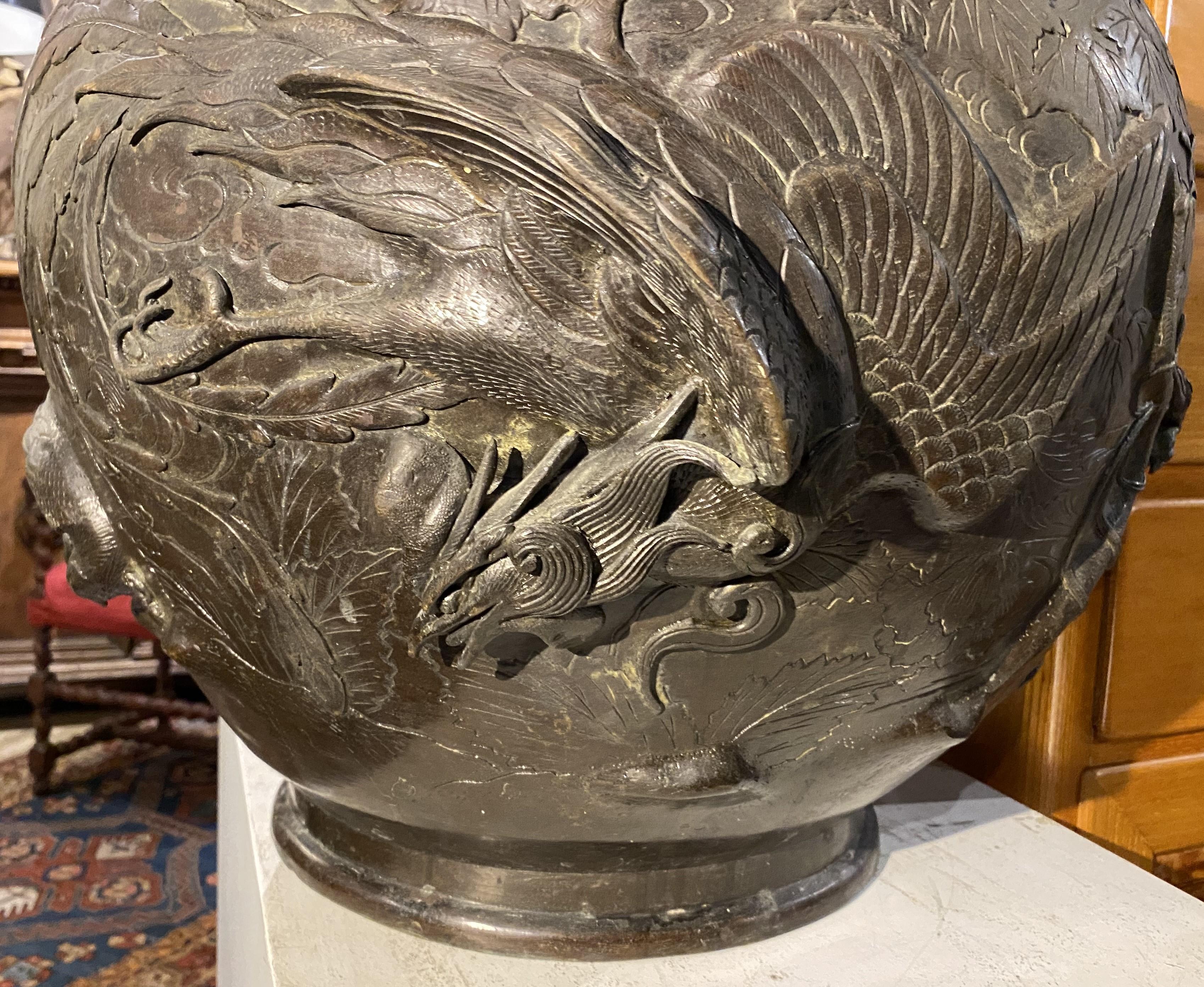 Large Japanese Bronze Jardiniere with Bird Decoration In Good Condition For Sale In Milford, NH