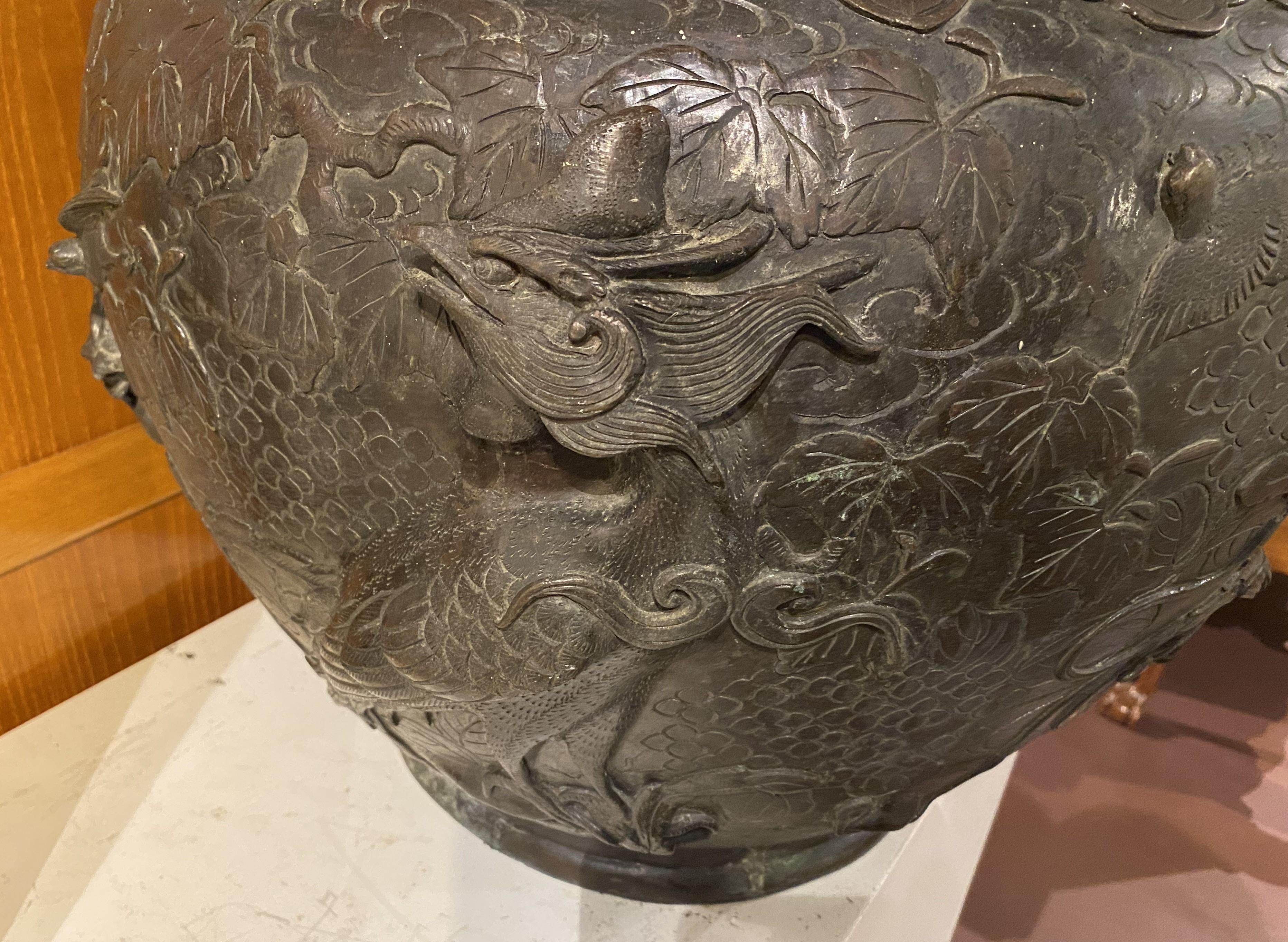 Large Japanese Bronze Jardiniere with Bird Decoration For Sale 1