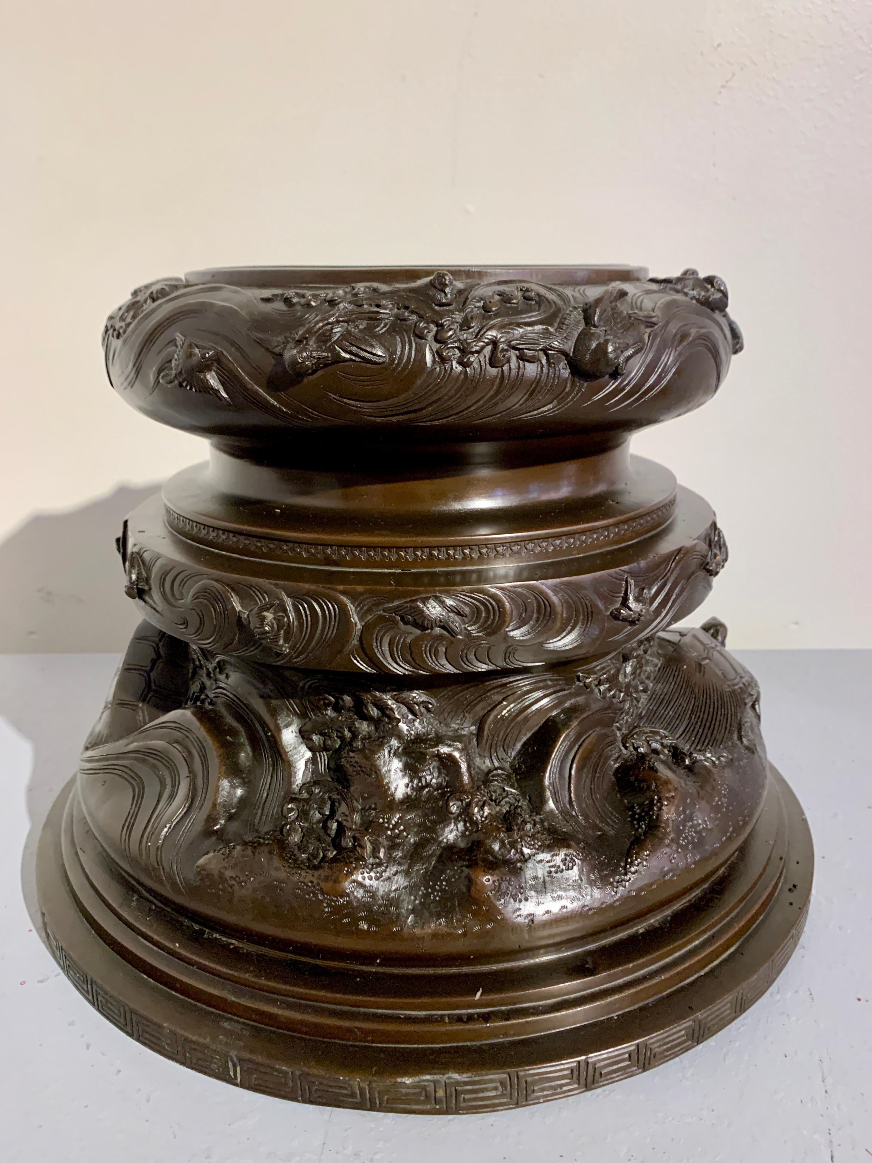 Large Japanese Bronze Koro Incense Burner, Meiji Period, 19th Century, Japan For Sale 10