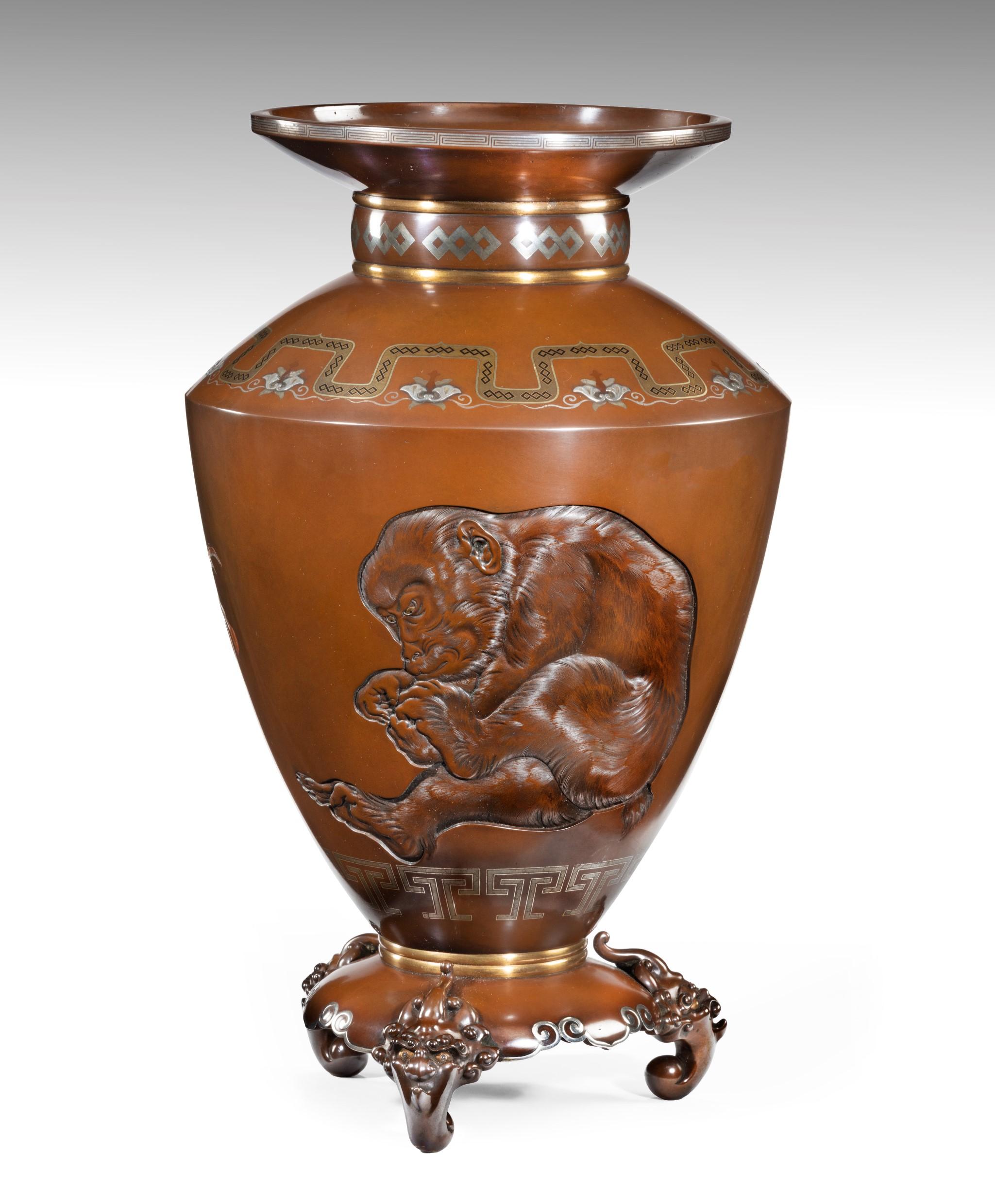 Large Japanese Bronze Monkey Vase – Hokugaku I For Sale 4