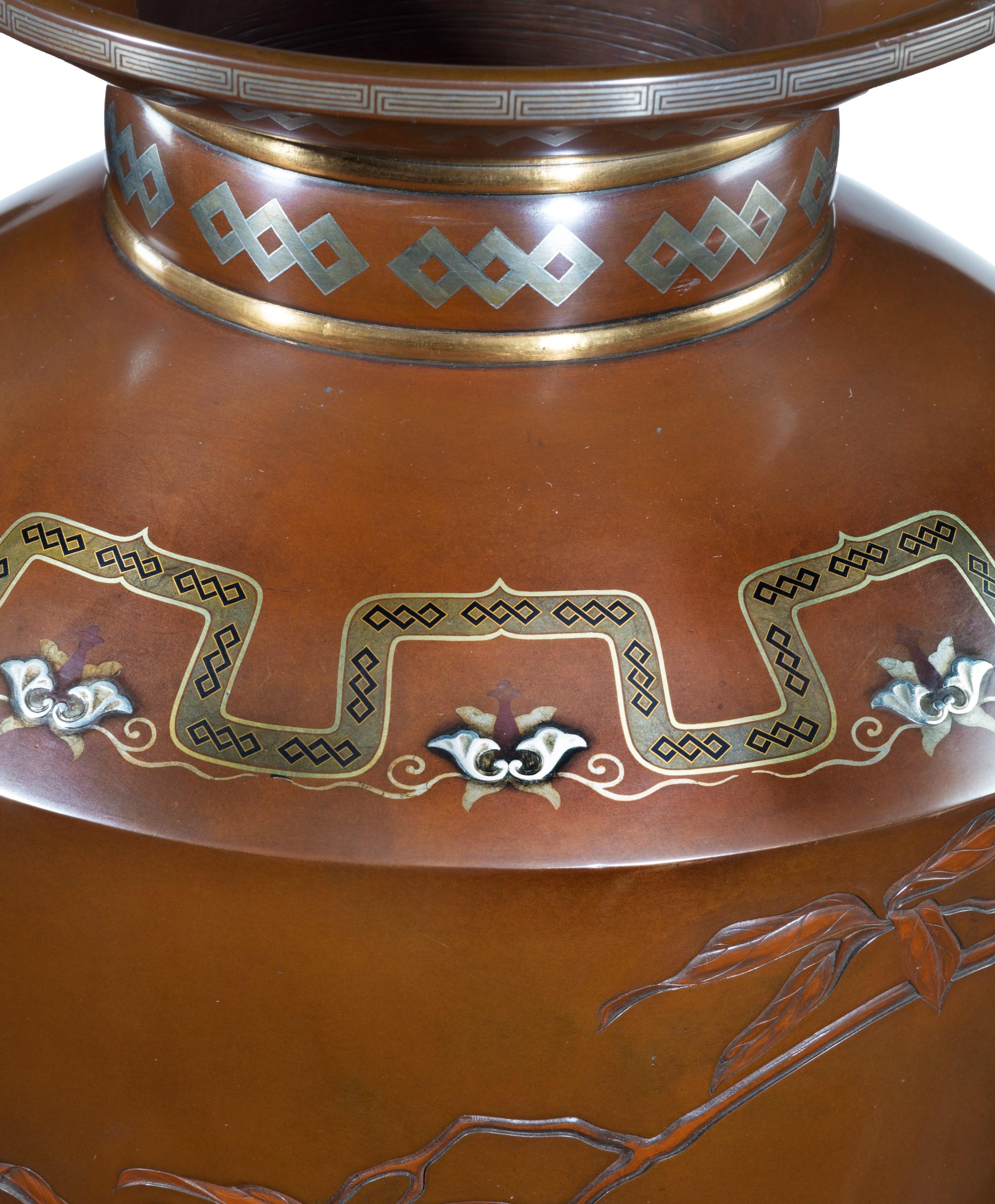 Large Japanese Bronze Monkey Vase – Hokugaku I For Sale 1