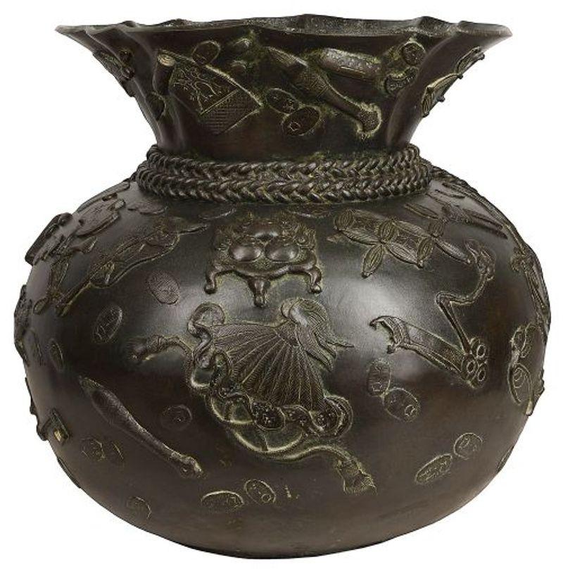 Large Japanese Bronze Vase Jardinière, Meiji Period For Sale 1