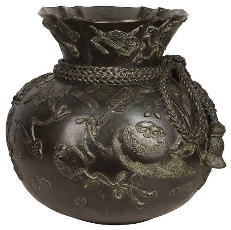 Large Japanese Bronze Vase Jardinière, Meiji Period For Sale 2