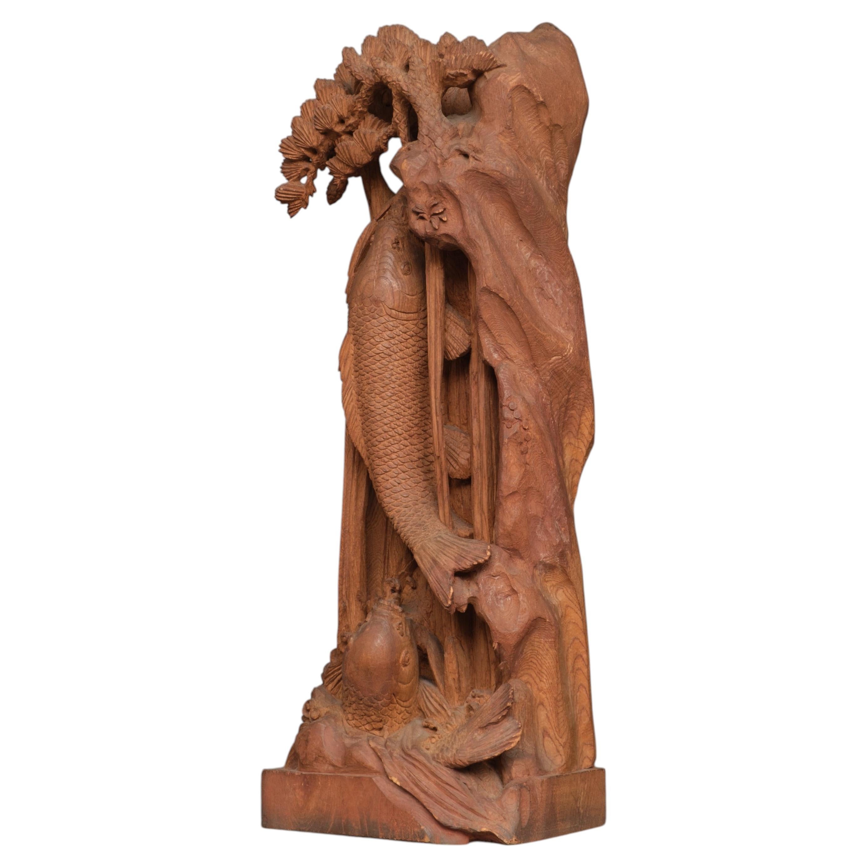 Grande sculpture japonaise en bois sculpté de koi 鯉 (carpes) bondissant