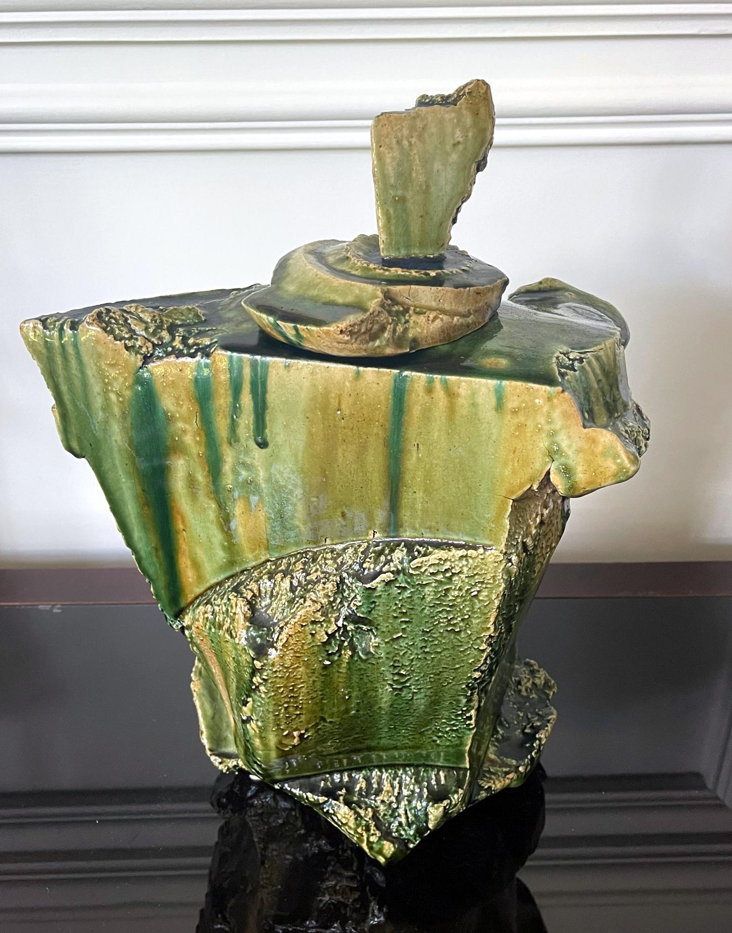 Large Japanese Ceramic Oribe Sculptural Vessel by Shigemasa Higashida For Sale 1