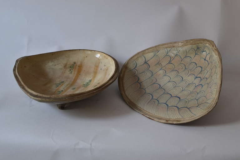 20th Century Large Japanese Ceramics Shell Shaped Box For Sale