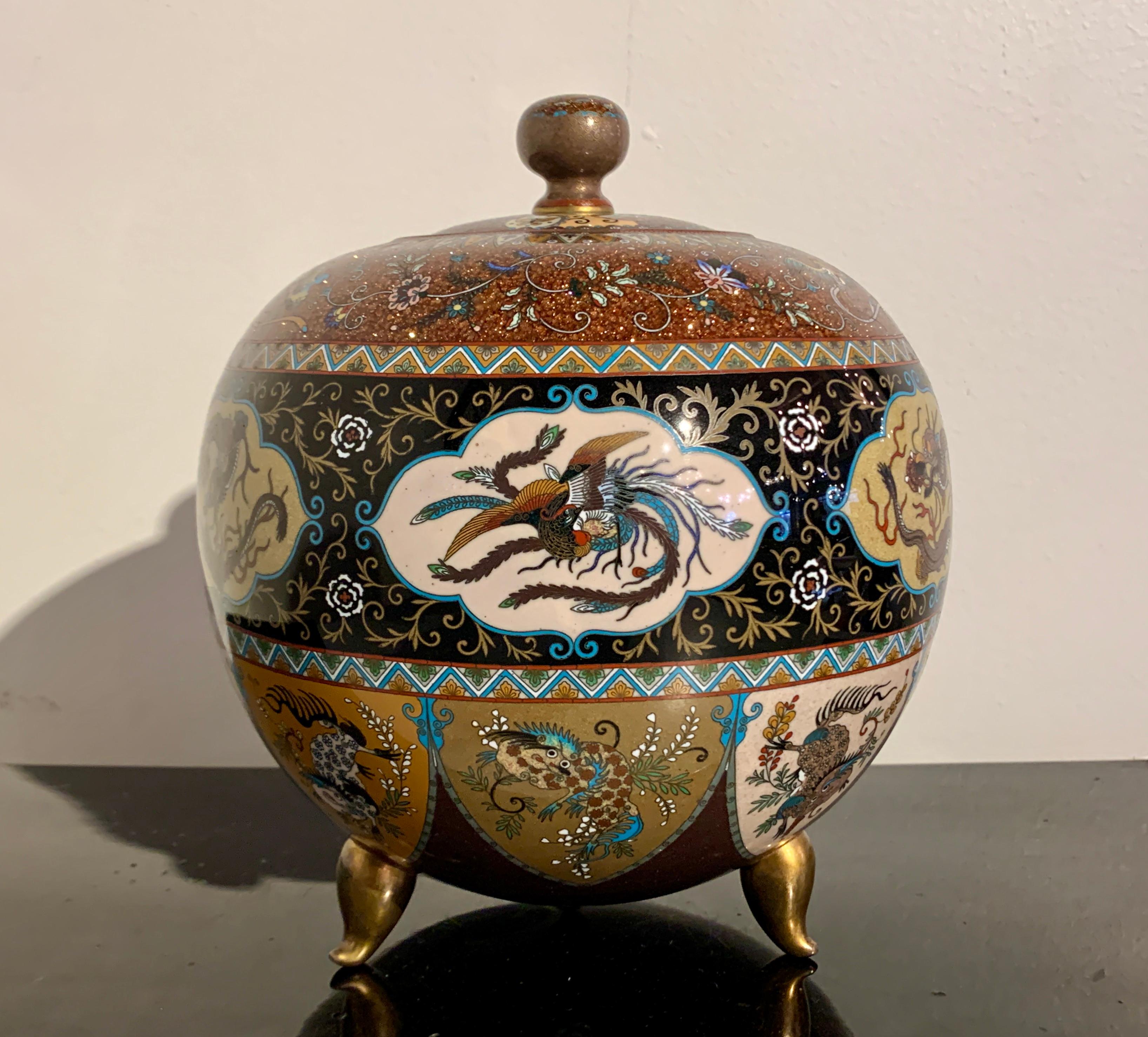 Large Japanese Chakinseki Cloisonne Covered Jar, Meiji Period, circa 1900, Japan In Good Condition In Austin, TX